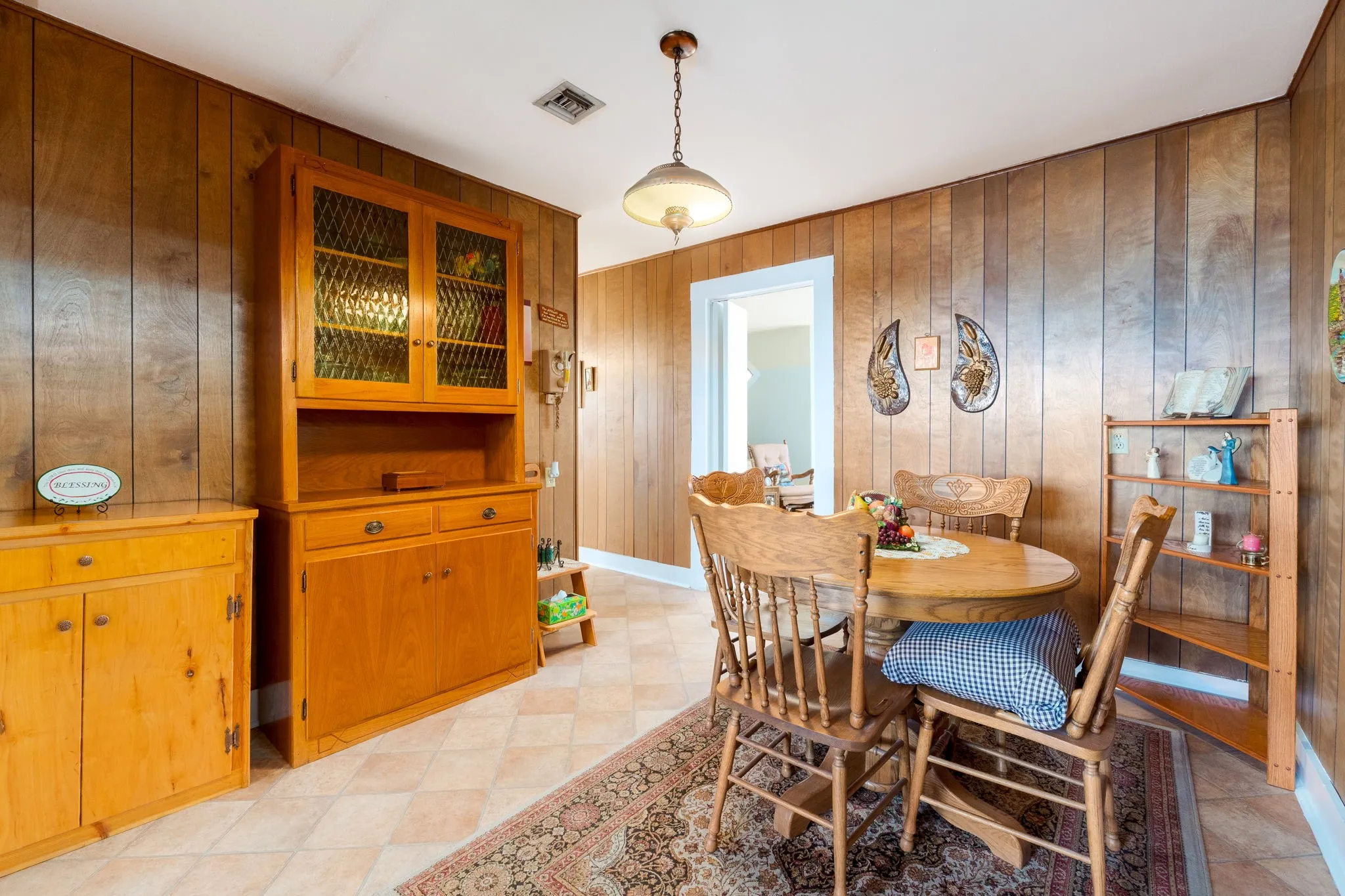 Single Family Residence For Sale in Lampasas County , 1003 N Ridge St, Lampasas, Texas 76550, 4 Bedrooms, 3 Bathrooms, Garage spaces, 2,559 Sqft, built in 1943, Price $429,900, mls#21146143, Real Estate Agent in Lampasas, Homes For Sale in Lampasas county, Homes For Sale in Lampasas, Realtor in Lampasas Texas, Real Estate Brokerage Independent Realty Texas, Luminita Cordes Realtor
