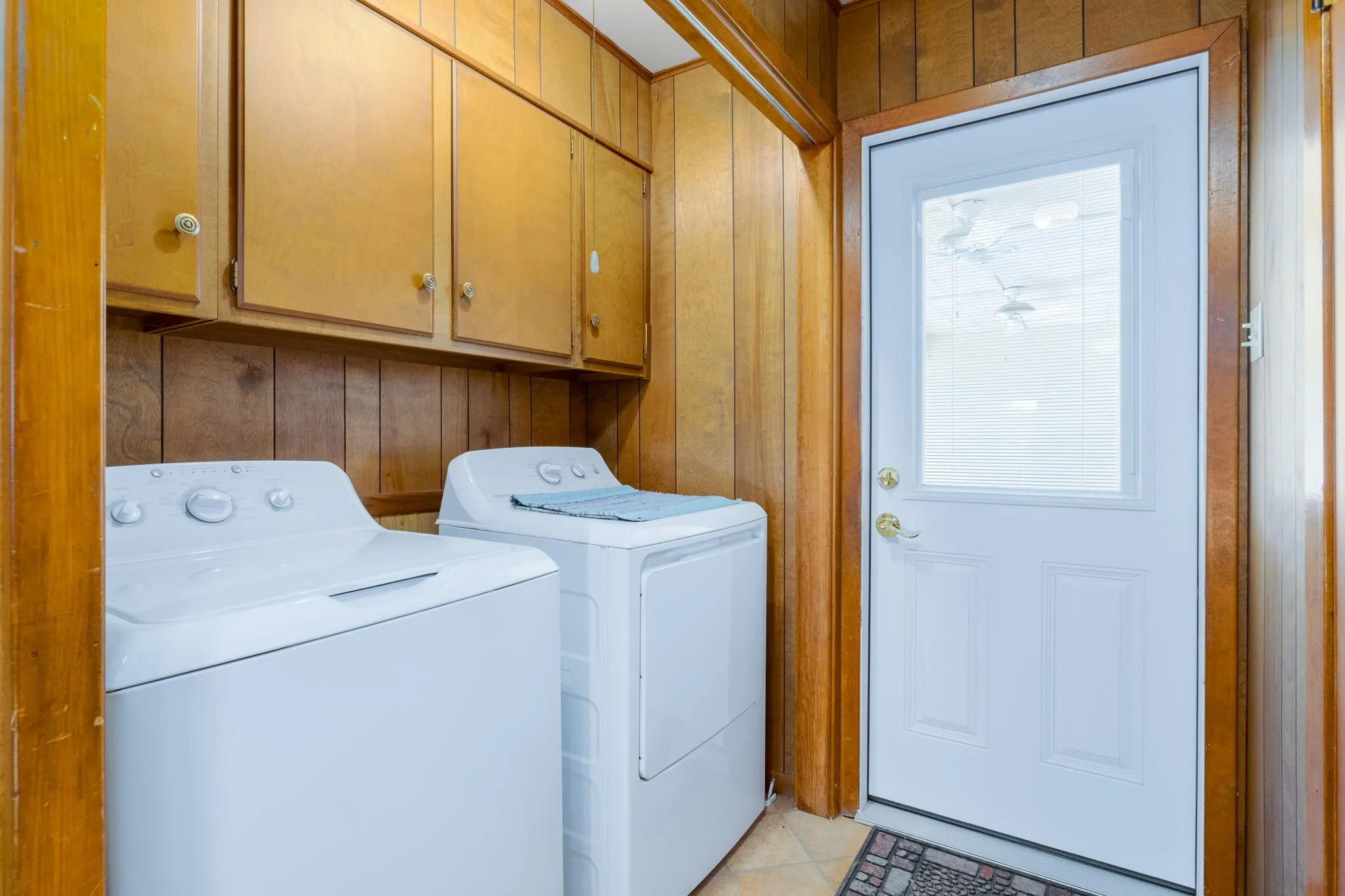 Single Family Residence For Sale in Lampasas County , 1003 N Ridge St, Lampasas, Texas 76550, 4 Bedrooms, 3 Bathrooms, Garage spaces, 2,559 Sqft, built in 1943, Price $429,900, mls#21146143, Real Estate Agent in Lampasas, Homes For Sale in Lampasas county, Homes For Sale in Lampasas, Realtor in Lampasas Texas, Real Estate Brokerage Independent Realty Texas, Luminita Cordes Realtor