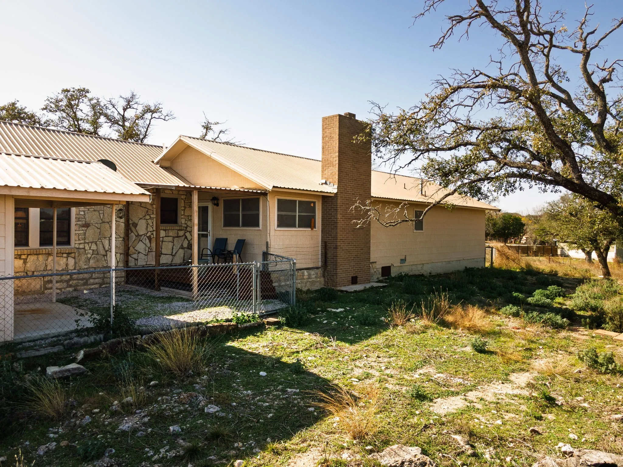 Single Family Residence For Sale in Lampasas County , 1003 N Ridge St, Lampasas, Texas 76550, 4 Bedrooms, 3 Bathrooms, Garage spaces, 2,559 Sqft, built in 1943, Price $429,900, mls#21146143, Real Estate Agent in Lampasas, Homes For Sale in Lampasas county, Homes For Sale in Lampasas, Realtor in Lampasas Texas, Real Estate Brokerage Independent Realty Texas, Luminita Cordes Realtor
