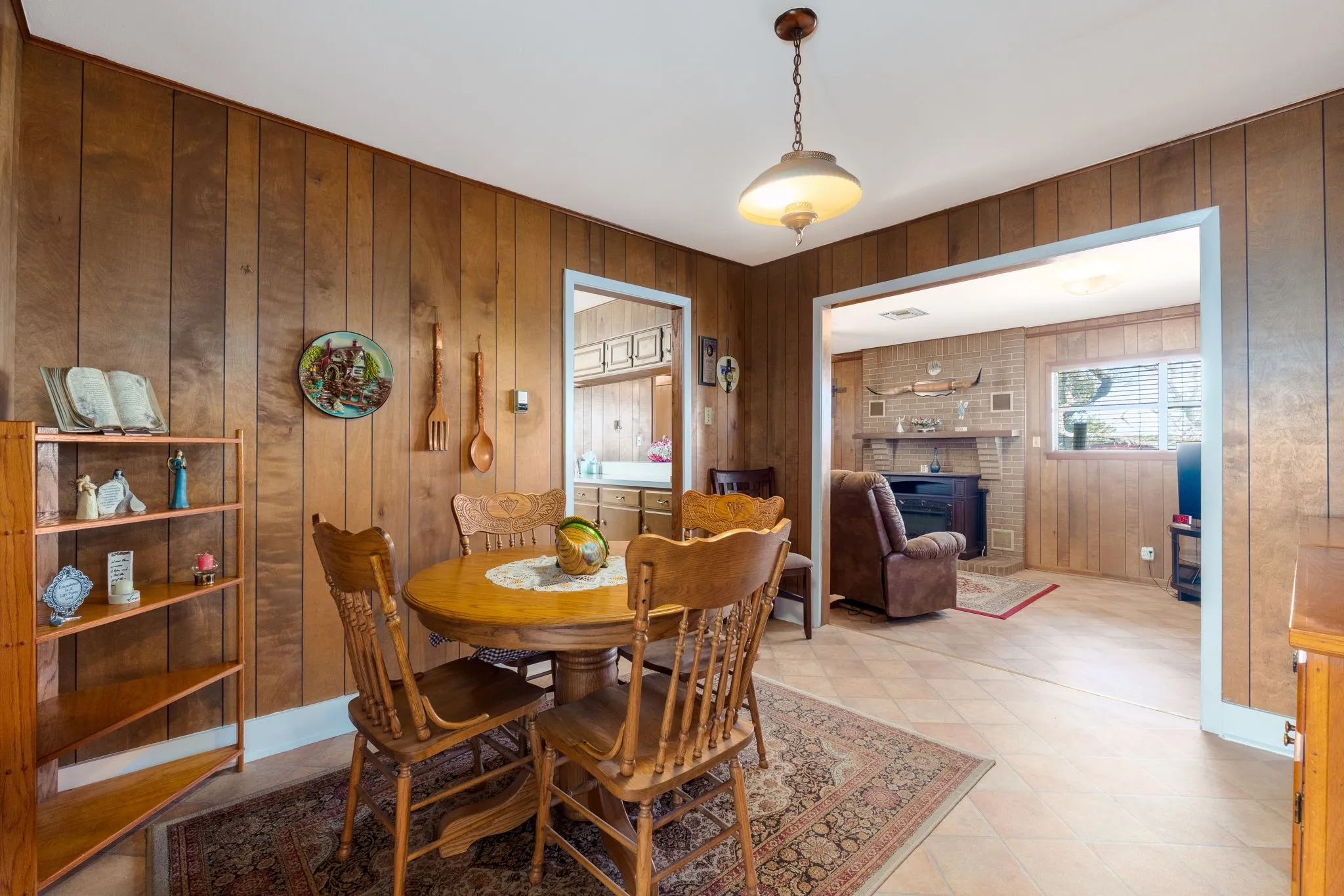 Single Family Residence For Sale in Lampasas County , 1003 N Ridge St, Lampasas, Texas 76550, 4 Bedrooms, 3 Bathrooms, Garage spaces, 2,559 Sqft, built in 1943, Price $429,900, mls#21146143, Real Estate Agent in Lampasas, Homes For Sale in Lampasas county, Homes For Sale in Lampasas, Realtor in Lampasas Texas, Real Estate Brokerage Independent Realty Texas, Luminita Cordes Realtor