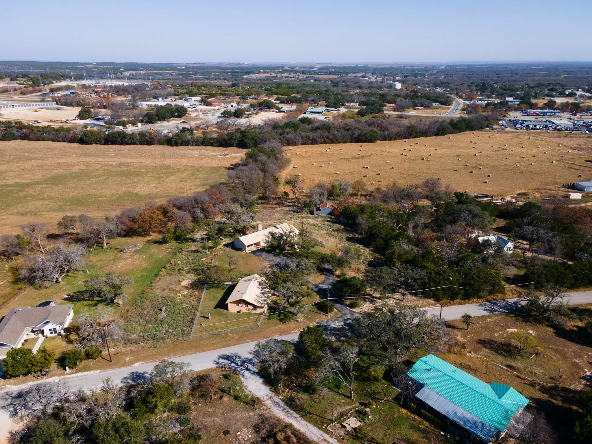 Single Family Residence For Sale in Lampasas County , 1003 N Ridge St, Lampasas, Texas 76550, 4 Bedrooms, 3 Bathrooms, Garage spaces, 2,559 Sqft, built in 1943, Price $429,900, mls#21146143, Real Estate Agent in Lampasas, Homes For Sale in Lampasas county, Homes For Sale in Lampasas, Realtor in Lampasas Texas, Real Estate Brokerage Independent Realty Texas, Luminita Cordes Realtor