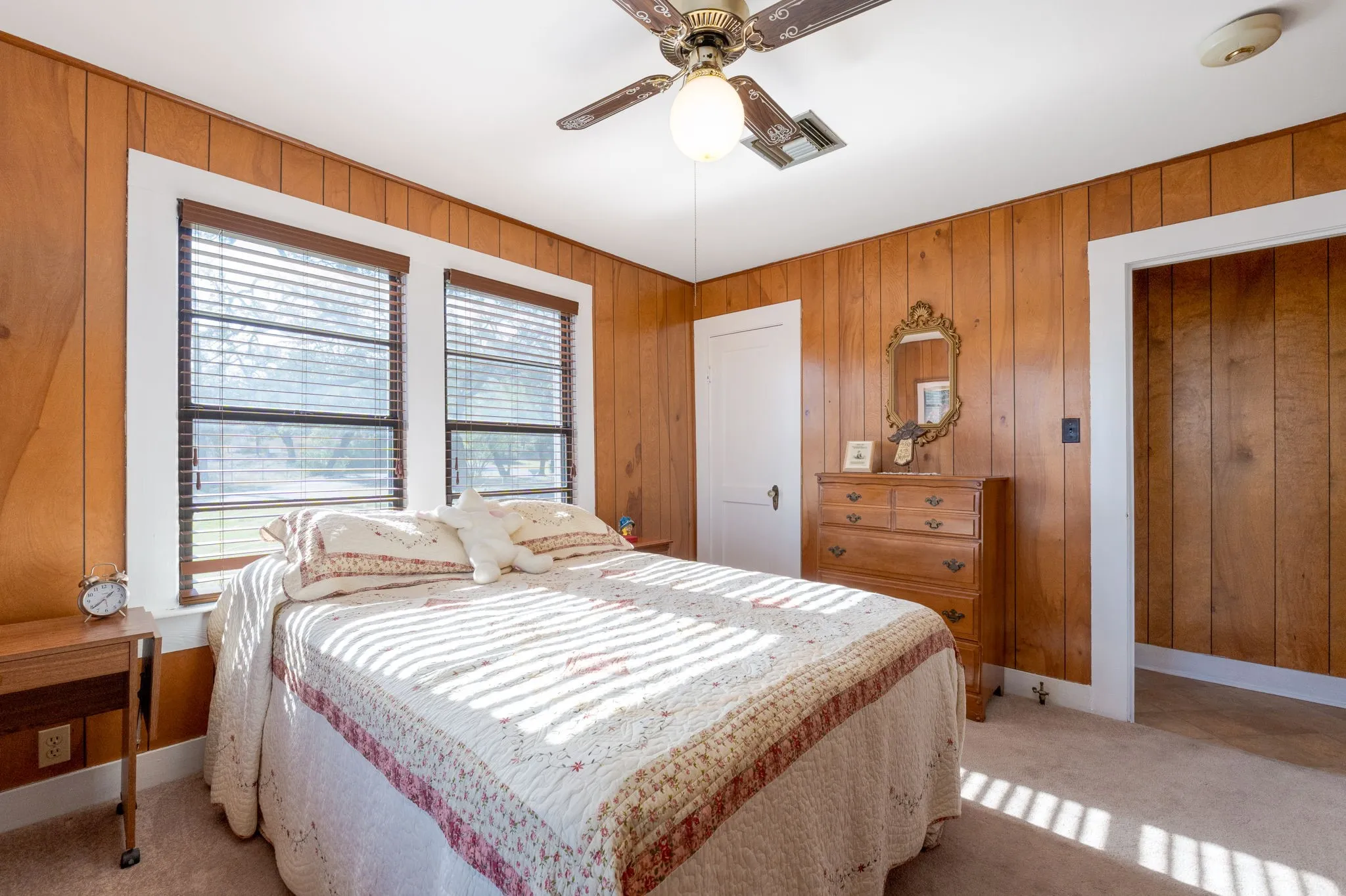 Single Family Residence For Sale in Lampasas County , 1003 N Ridge St, Lampasas, Texas 76550, 4 Bedrooms, 3 Bathrooms, Garage spaces, 2,559 Sqft, built in 1943, Price $429,900, mls#21146143, Real Estate Agent in Lampasas, Homes For Sale in Lampasas county, Homes For Sale in Lampasas, Realtor in Lampasas Texas, Real Estate Brokerage Independent Realty Texas, Luminita Cordes Realtor