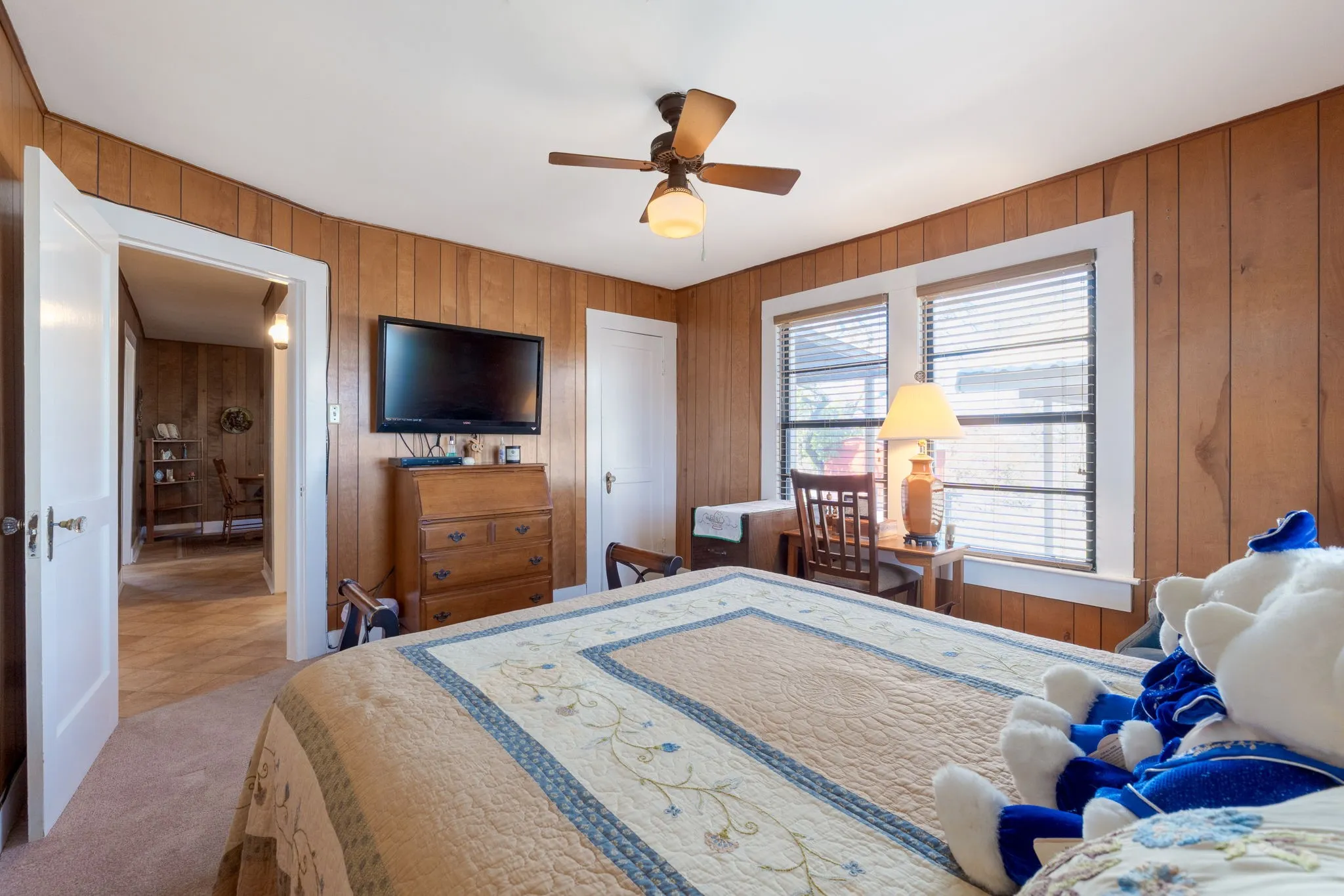 Single Family Residence For Sale in Lampasas County , 1003 N Ridge St, Lampasas, Texas 76550, 4 Bedrooms, 3 Bathrooms, Garage spaces, 2,559 Sqft, built in 1943, Price $429,900, mls#21146143, Real Estate Agent in Lampasas, Homes For Sale in Lampasas county, Homes For Sale in Lampasas, Realtor in Lampasas Texas, Real Estate Brokerage Independent Realty Texas, Luminita Cordes Realtor