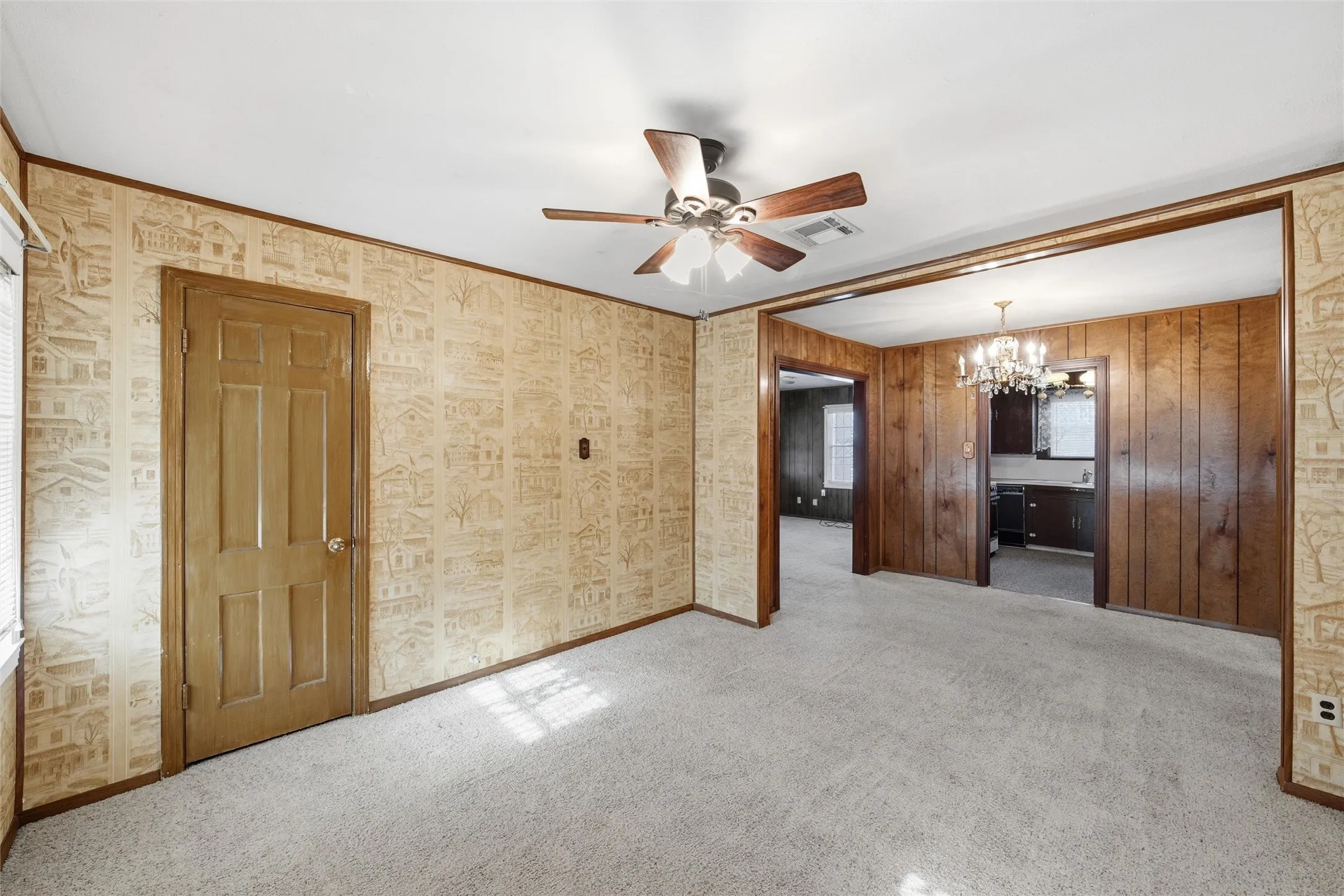Single Family Residence For Sale in Mc Lennan County , 3820 Hiland Drive, Beverly Hills, Texas 76711, 2 Bedroom, 1 Bathroom, 1 Garage spaces, 1,020 Sqft, built in 1955, mls#21146223, Real Estate Agent in Beverly Hills, Homes For Sale in Mc Lennan county, Homes For Sale in Beverly Hills, Realtor in Beverly Hills Texas, Real Estate Brokerage Independent Realty Texas, Luminita Cordes Realtor
