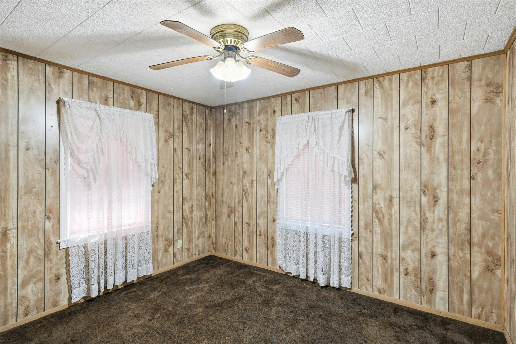 Single Family Residence For Sale in Mc Lennan County , 3820 Hiland Drive, Beverly Hills, Texas 76711, 2 Bedroom, 1 Bathroom, 1 Garage spaces, 1,020 Sqft, built in 1955, mls#21146223, Real Estate Agent in Beverly Hills, Homes For Sale in Mc Lennan county, Homes For Sale in Beverly Hills, Realtor in Beverly Hills Texas, Real Estate Brokerage Independent Realty Texas, Luminita Cordes Realtor