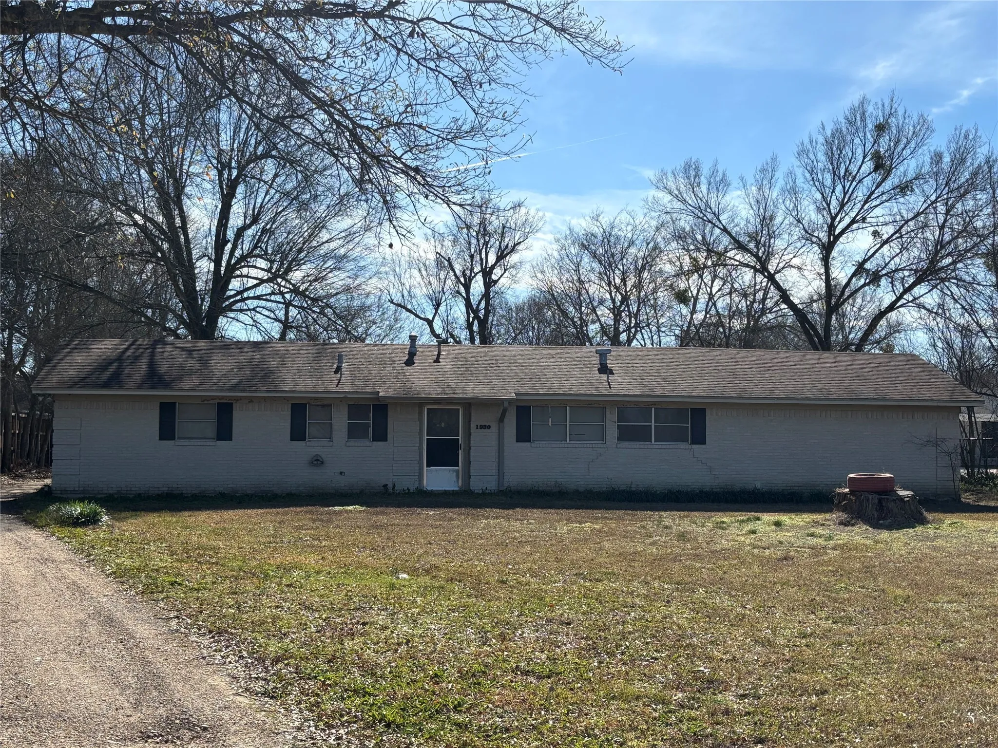 Single Family Residence For Sale in Lamar County , 1930 FM 195, Paris, Texas 75460, 5 Bedrooms, 2 Bathrooms, 3 Garage spaces, 2,000 Sqft, built in 0, Price $210,000, mls#21145984, Real Estate Agent in Paris, Homes For Sale in Lamar county, Homes For Sale in Paris, Realtor in Paris Texas, Real Estate Brokerage Independent Realty Texas, Luminita Cordes Realtor