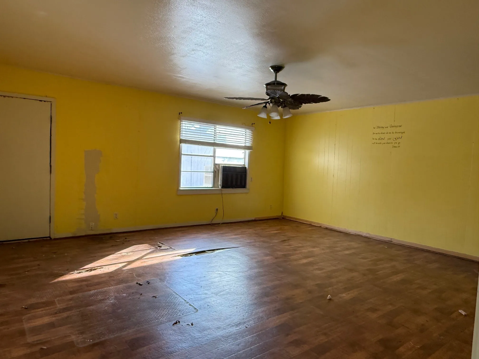 Single Family Residence For Sale in Lamar County , 1930 FM 195, Paris, Texas 75460, 5 Bedrooms, 2 Bathrooms, 3 Garage spaces, 2,000 Sqft, built in 0, Price $210,000, mls#21145984, Real Estate Agent in Paris, Homes For Sale in Lamar county, Homes For Sale in Paris, Realtor in Paris Texas, Real Estate Brokerage Independent Realty Texas, Luminita Cordes Realtor