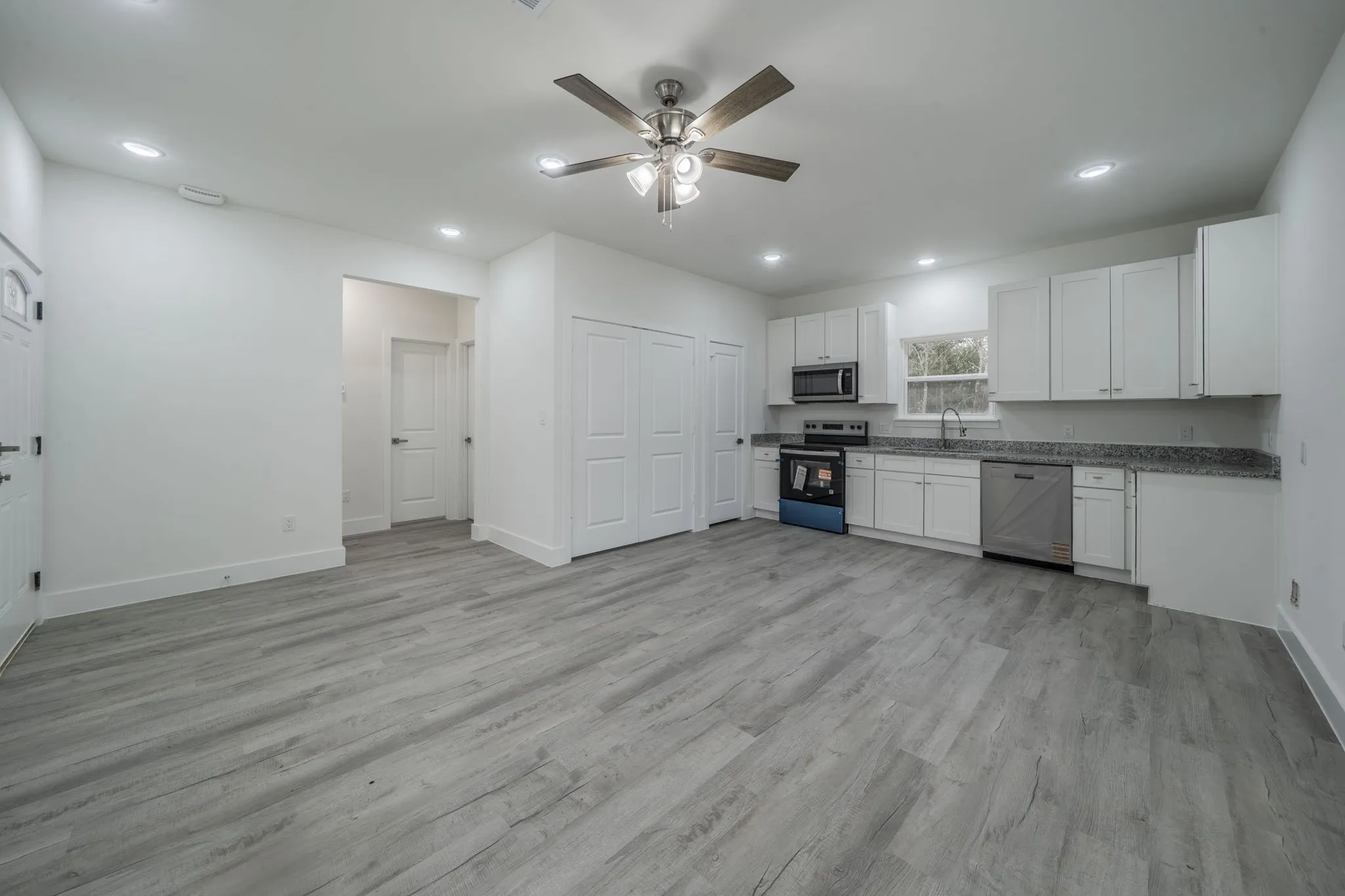 Single Family Residence For Sale in Henderson County , 14955 Paladin Road, Log Cabin, Texas 75148, 2 Bedroom, 1 Bathroom, Garage spaces, 800 Sqft, built in 2025, mls#21146207, Real Estate Agent in Log Cabin, Homes For Sale in Henderson county, Homes For Sale in Log Cabin, Realtor in Log Cabin Texas, Real Estate Brokerage Independent Realty Texas, Luminita Cordes Realtor