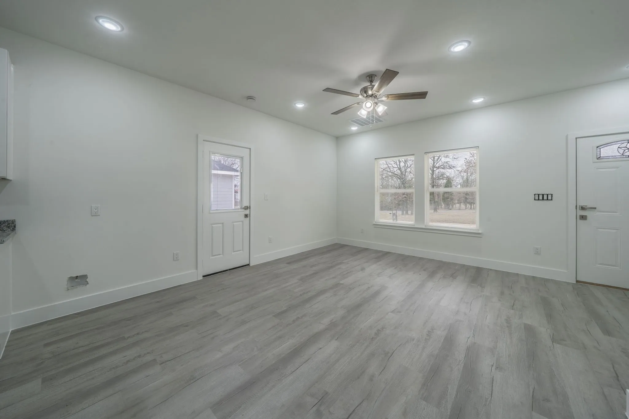 Single Family Residence For Sale in Henderson County , 14955 Paladin Road, Log Cabin, Texas 75148, 2 Bedroom, 1 Bathroom, Garage spaces, 800 Sqft, built in 2025, mls#21146207, Real Estate Agent in Log Cabin, Homes For Sale in Henderson county, Homes For Sale in Log Cabin, Realtor in Log Cabin Texas, Real Estate Brokerage Independent Realty Texas, Luminita Cordes Realtor