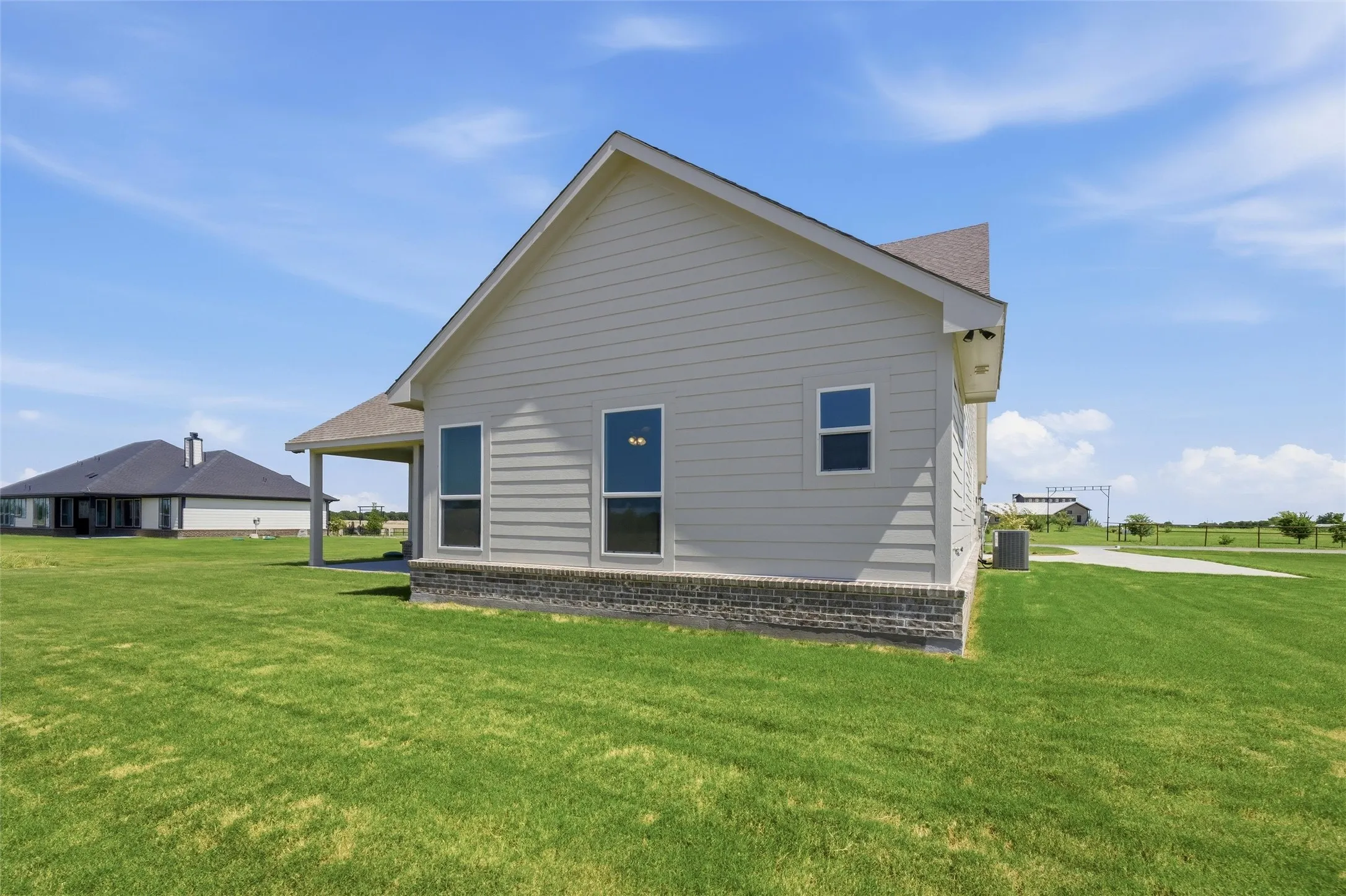 Single Family Residence For Sale in Cooke County , 870 County Road 200, Valley View, Texas 76272, 4 Bedroom, 3 Bathroom, 2 Garage spaces, 2,499 Sqft, built in 2025, New Construction - Incomplete, mls#21146390, Real Estate Agent in Valley View, Homes For Sale in Cooke county, Homes For Sale in Valley View, Realtor in Valley View Texas, Real Estate Brokerage Independent Realty Texas, Luminita Cordes Realtor
