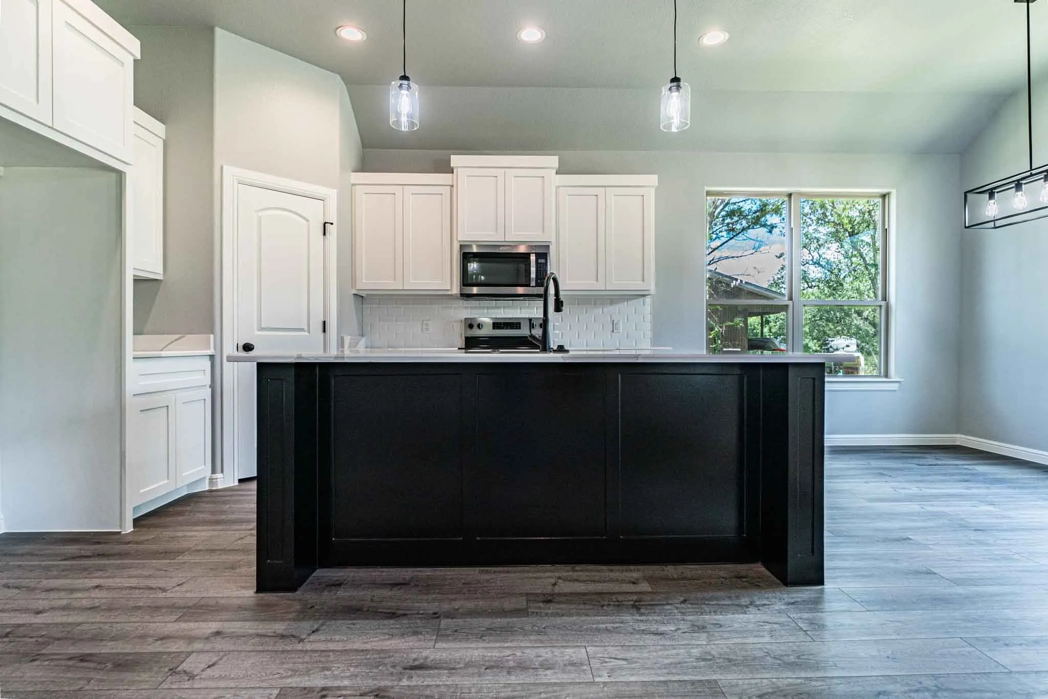 Single Family Residence For Sale in Hood County , 1509 Anaconda Trail, Granbury, Texas 76048, 4 Bedroom, 2 Bathroom, 2 Garage spaces, 1,916 Sqft, built in 2025, mls#21144547, Real Estate Agent in Granbury, Homes For Sale in Hood county, Homes For Sale in Granbury, Realtor in Granbury Texas, Real Estate Brokerage Independent Realty Texas, Luminita Cordes Realtor