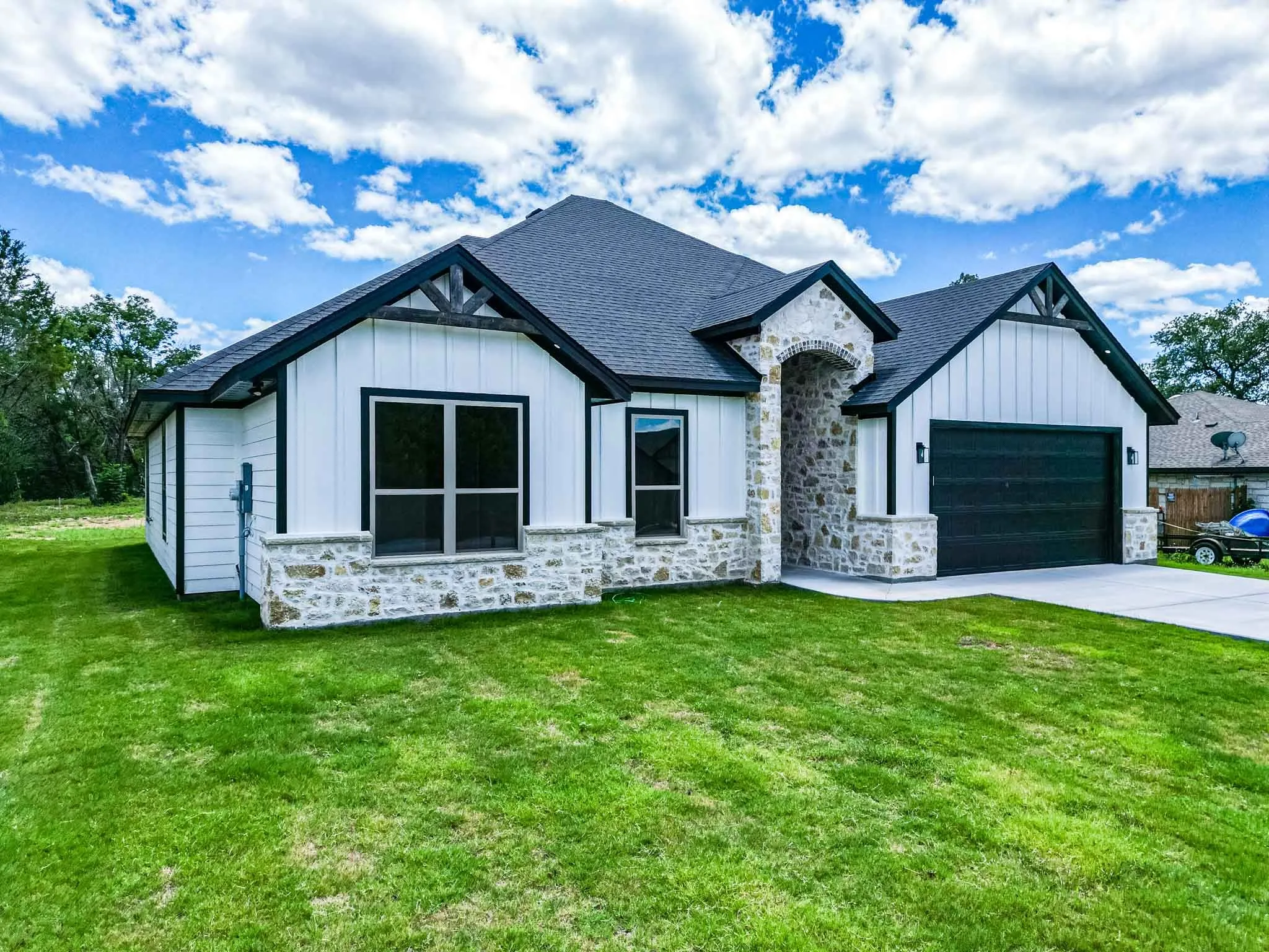 Single Family Residence For Sale in Hood County , 1509 Anaconda Trail, Granbury, Texas 76048, 4 Bedroom, 2 Bathroom, 2 Garage spaces, 1,916 Sqft, built in 2025, mls#21144547, Real Estate Agent in Granbury, Homes For Sale in Hood county, Homes For Sale in Granbury, Realtor in Granbury Texas, Real Estate Brokerage Independent Realty Texas, Luminita Cordes Realtor