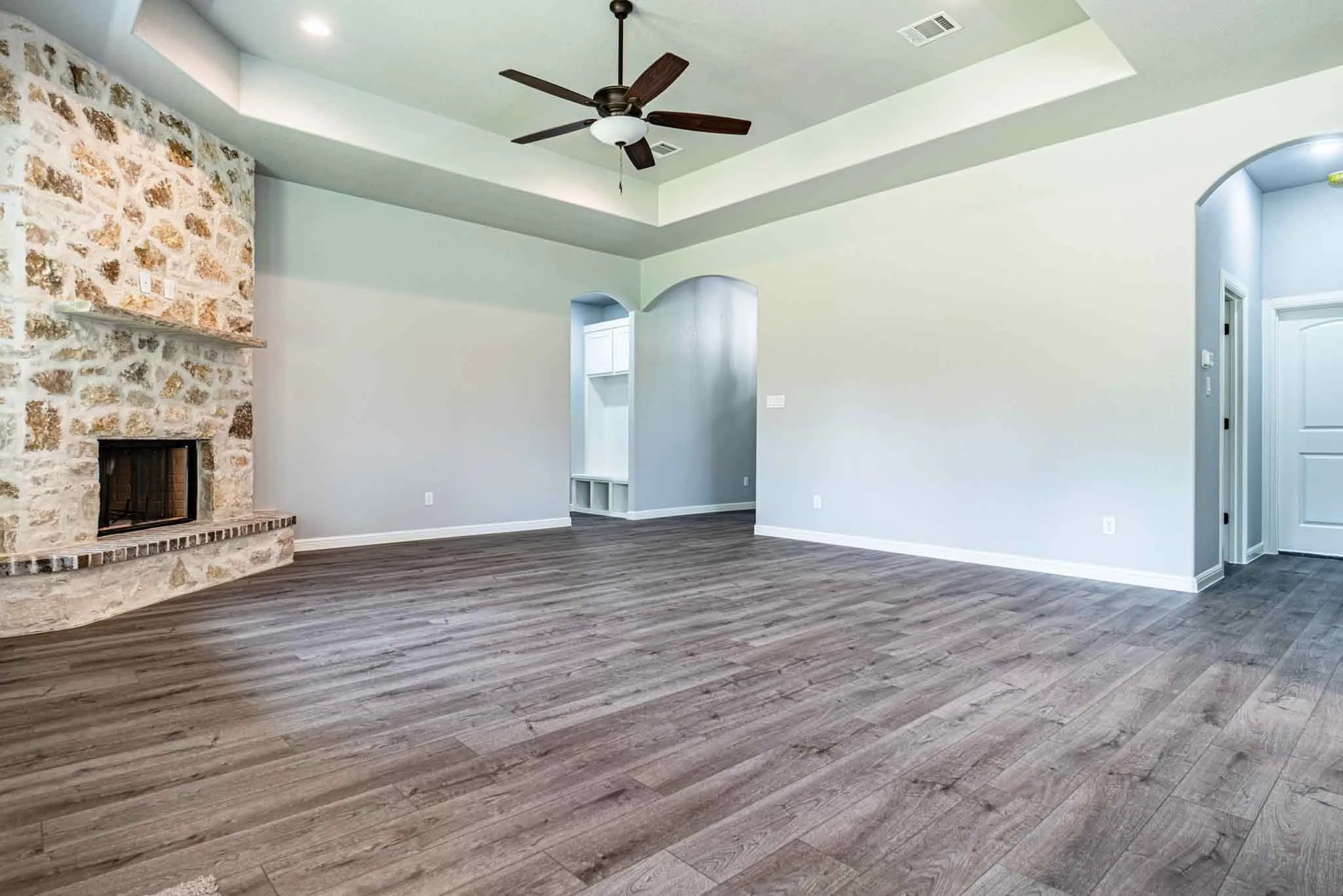 Single Family Residence For Sale in Hood County , 1509 Anaconda Trail, Granbury, Texas 76048, 4 Bedroom, 2 Bathroom, 2 Garage spaces, 1,916 Sqft, built in 2025, mls#21144547, Real Estate Agent in Granbury, Homes For Sale in Hood county, Homes For Sale in Granbury, Realtor in Granbury Texas, Real Estate Brokerage Independent Realty Texas, Luminita Cordes Realtor