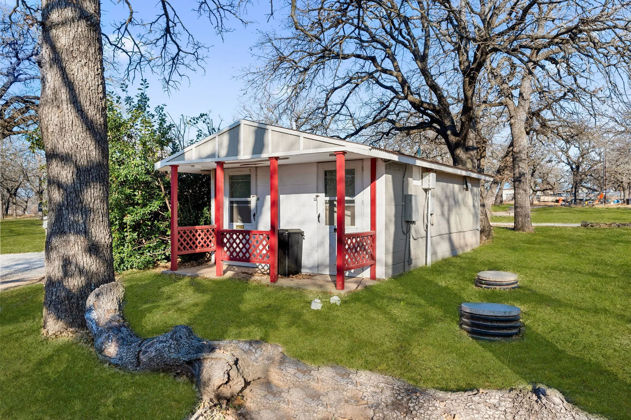 Farm For Sale in Wise County , 114 Private Road 2387, Alvord, Texas 76225, 2 Bedrooms, 2 Bathrooms, Garage spaces, 1,120 Sqft, built in 2002, Preowned, Price $1,090,000, mls#21142734, Real Estate Agent in Alvord, Homes For Sale in Wise county, Homes For Sale in Alvord, Realtor in Alvord Texas, Real Estate Brokerage Independent Realty Texas, Luminita Cordes Realtor