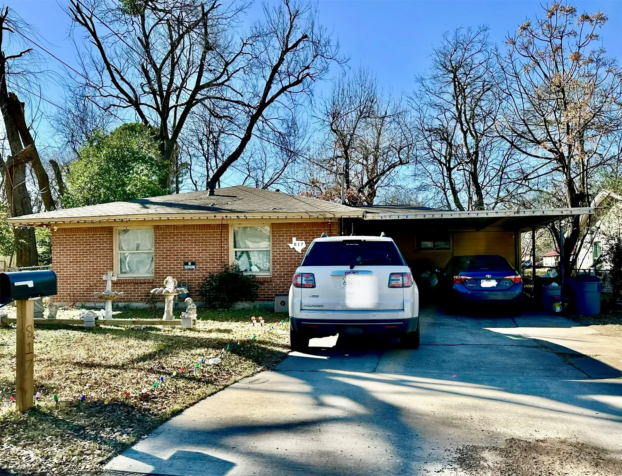 837 Cranford. 1 of 2 houses included in this listing