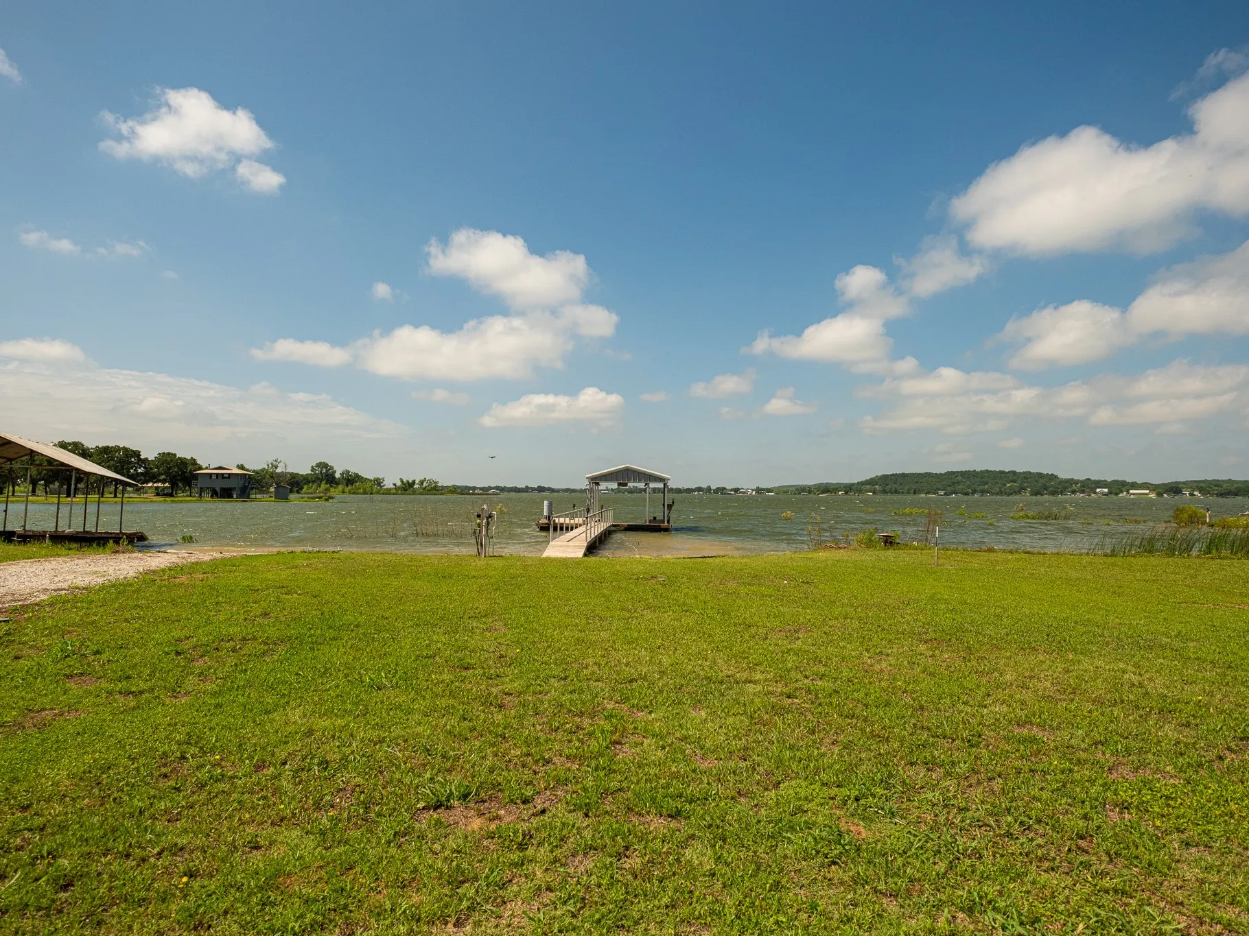 Lakefront Cabin with private boat ramp, dock and water front access #lakefront #lakeleon #eatlandtx #lakeliving #lakecabin