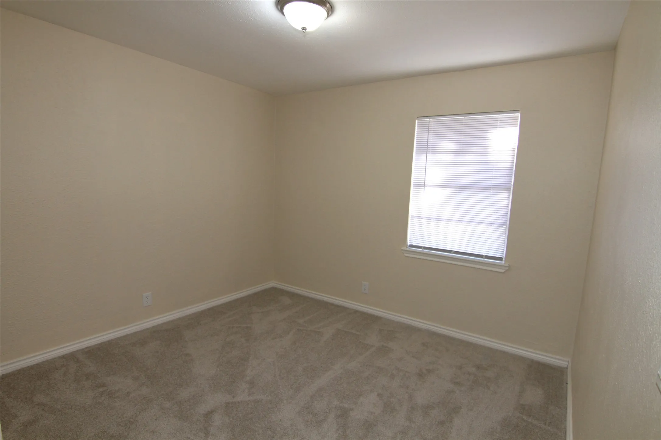 Single Family Residence For Sale in Dallas County , 9830 BLUFFCREEK Drive, Dallas, Texas 75227, 3 Bedroom, 2 Bathroom, Garage spaces, 1,377 Sqft, built in 1971, Preowned, mls#21146444, Real Estate Agent in Dallas, Homes For Sale in Dallas county, Homes For Sale in Dallas, Realtor in Dallas Texas, Real Estate Brokerage Independent Realty Texas, Luminita Cordes Realtor