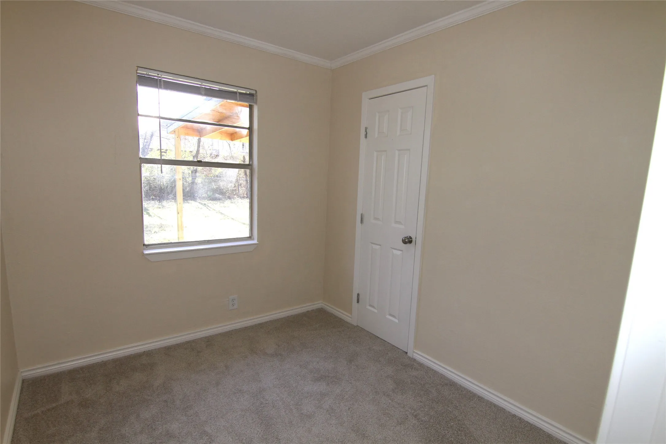 Single Family Residence For Sale in Dallas County , 9830 BLUFFCREEK Drive, Dallas, Texas 75227, 3 Bedroom, 2 Bathroom, Garage spaces, 1,377 Sqft, built in 1971, Preowned, mls#21146444, Real Estate Agent in Dallas, Homes For Sale in Dallas county, Homes For Sale in Dallas, Realtor in Dallas Texas, Real Estate Brokerage Independent Realty Texas, Luminita Cordes Realtor