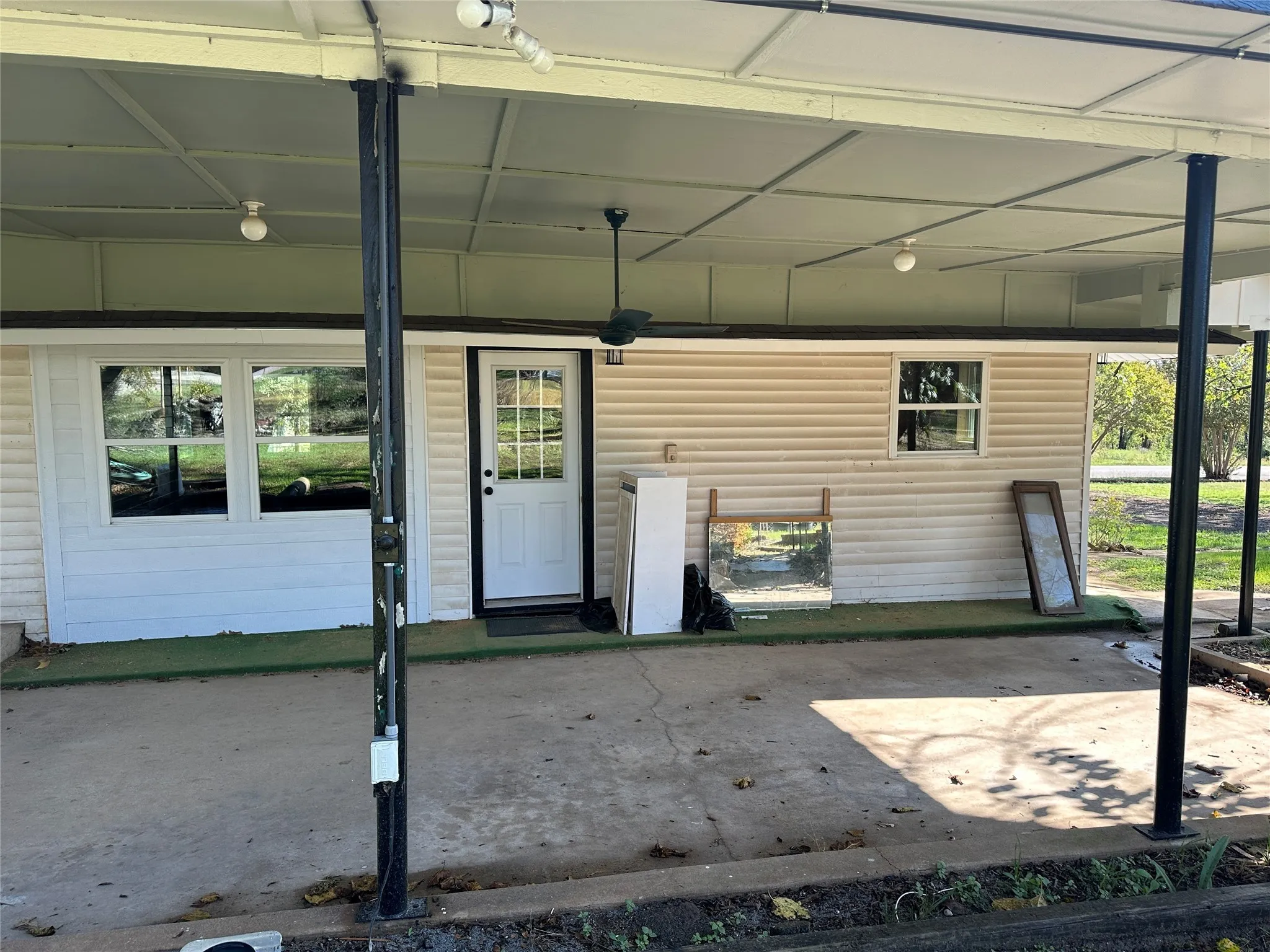 Single Family Residence For Sale in Hamilton County , 716 N Mesquite Street, Hico, Texas 76457, 3 Bedrooms, 2 Bathrooms, Garage spaces, 1,352 Sqft, built in 1895, Price $284,900, mls#21146547, Real Estate Agent in Hico, Homes For Sale in Hamilton county, Homes For Sale in Hico, Realtor in Hico Texas, Real Estate Brokerage Independent Realty Texas, Luminita Cordes Realtor