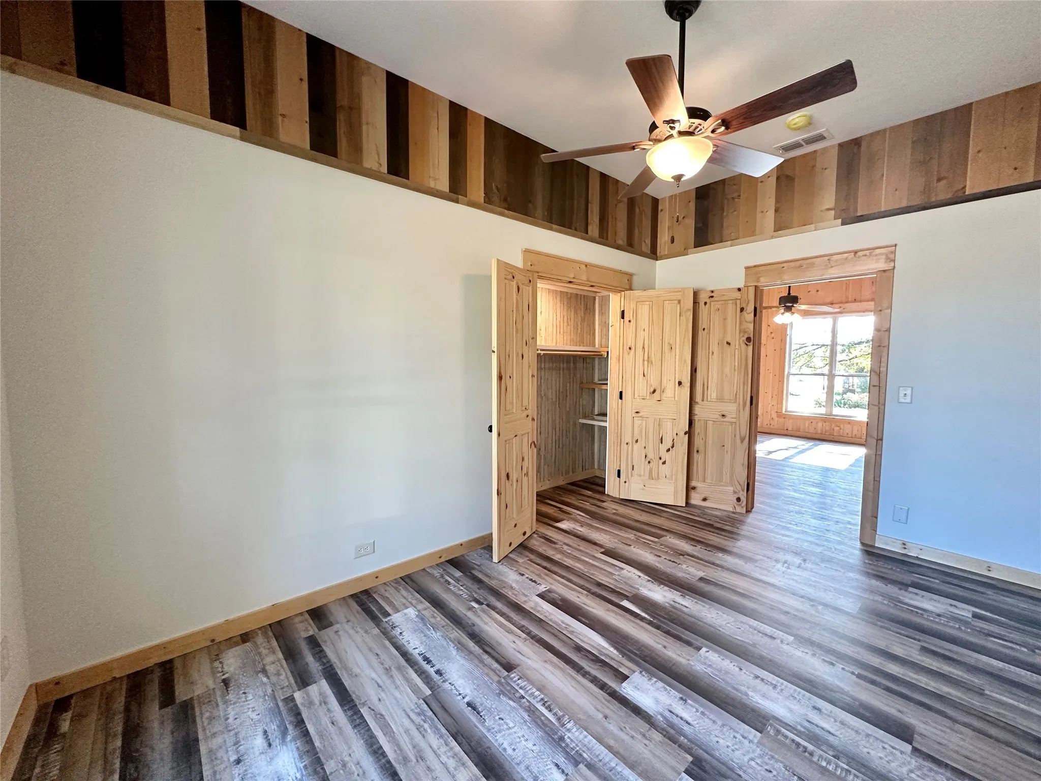 Single Family Residence For Sale in Hamilton County , 716 N Mesquite Street, Hico, Texas 76457, 3 Bedrooms, 2 Bathrooms, Garage spaces, 1,352 Sqft, built in 1895, Price $284,900, mls#21146547, Real Estate Agent in Hico, Homes For Sale in Hamilton county, Homes For Sale in Hico, Realtor in Hico Texas, Real Estate Brokerage Independent Realty Texas, Luminita Cordes Realtor