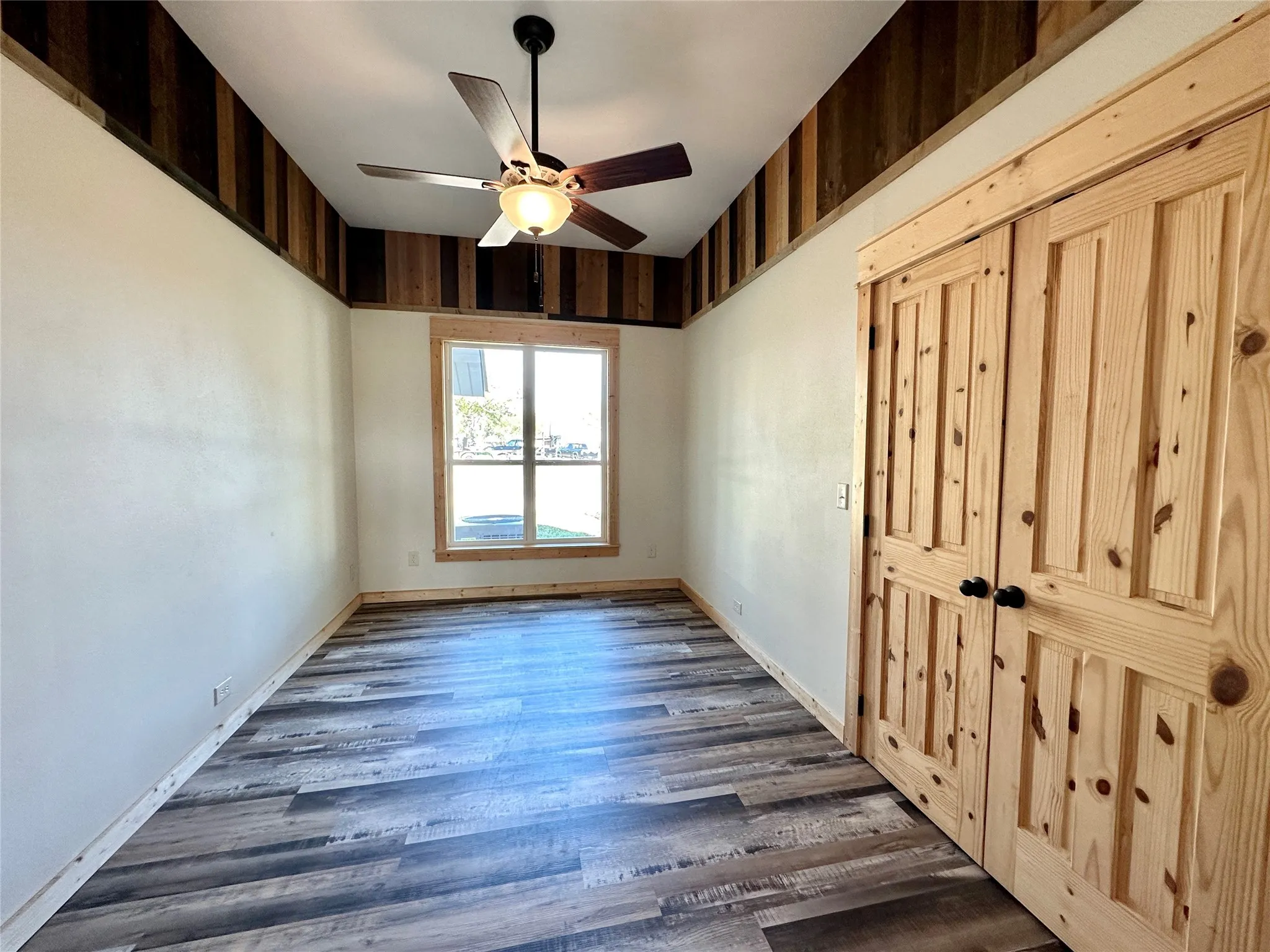 Single Family Residence For Sale in Hamilton County , 716 N Mesquite Street, Hico, Texas 76457, 3 Bedrooms, 2 Bathrooms, Garage spaces, 1,352 Sqft, built in 1895, Price $284,900, mls#21146547, Real Estate Agent in Hico, Homes For Sale in Hamilton county, Homes For Sale in Hico, Realtor in Hico Texas, Real Estate Brokerage Independent Realty Texas, Luminita Cordes Realtor