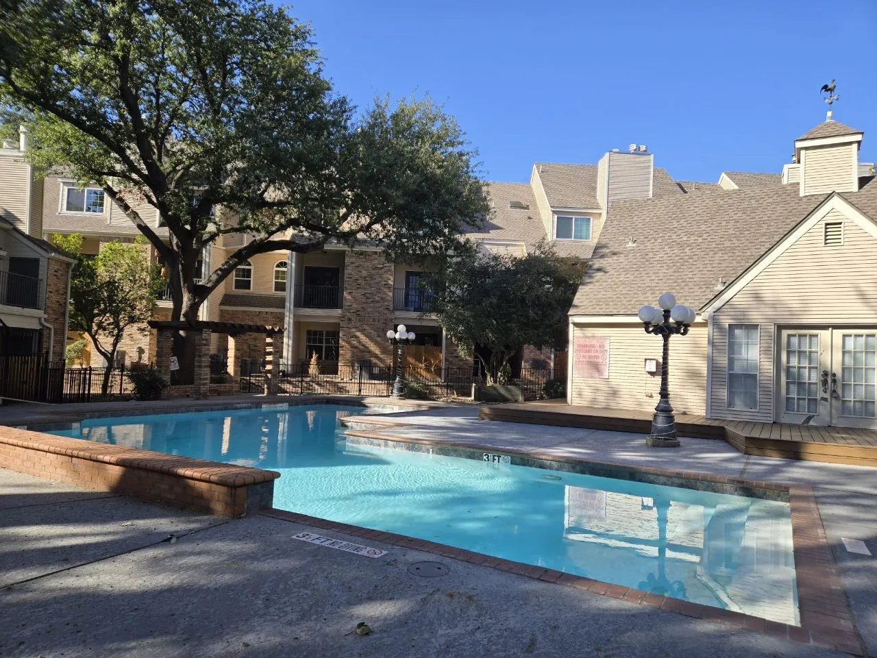 Condominium For Sale in Dallas County , 5325 Bent Tree Forest Drive 1129, Dallas, Texas 75248, 1 Bedroom, 1 Bathroom, Garage spaces, 552 Sqft, built in 1983, Preowned, mls#21144076, Real Estate Agent in Dallas, Homes For Sale in Dallas county, Homes For Sale in Dallas, Realtor in Dallas Texas, Real Estate Brokerage Independent Realty Texas, Luminita Cordes Realtor