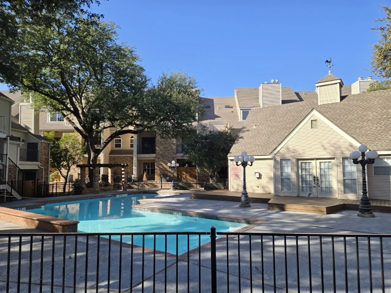 Condominium For Sale in Dallas County , 5325 Bent Tree Forest Drive 1129, Dallas, Texas 75248, 1 Bedroom, 1 Bathroom, Garage spaces, 552 Sqft, built in 1983, Preowned, mls#21144076, Real Estate Agent in Dallas, Homes For Sale in Dallas county, Homes For Sale in Dallas, Realtor in Dallas Texas, Real Estate Brokerage Independent Realty Texas, Luminita Cordes Realtor