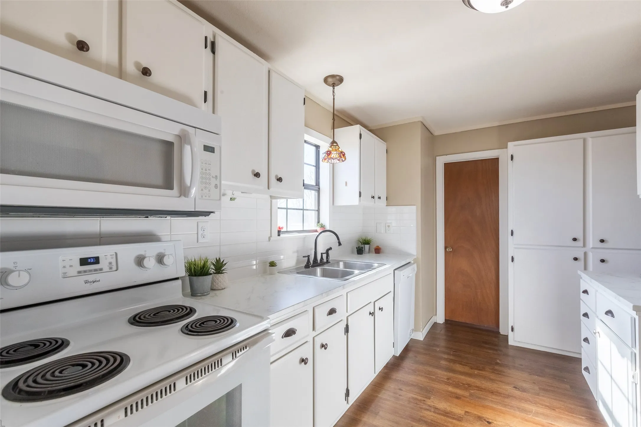 Single Family Residence For Sale in Taylor County , 2110 State Highway 36, Abilene, Texas 79602, 4 Bedroom, 3 Bathroom, Garage spaces, 1,706 Sqft, built in 1989, mls#21145262, Real Estate Agent in Abilene, Homes For Sale in Taylor county, Homes For Sale in Abilene, Realtor in Abilene Texas, Real Estate Brokerage Independent Realty Texas, Luminita Cordes Realtor