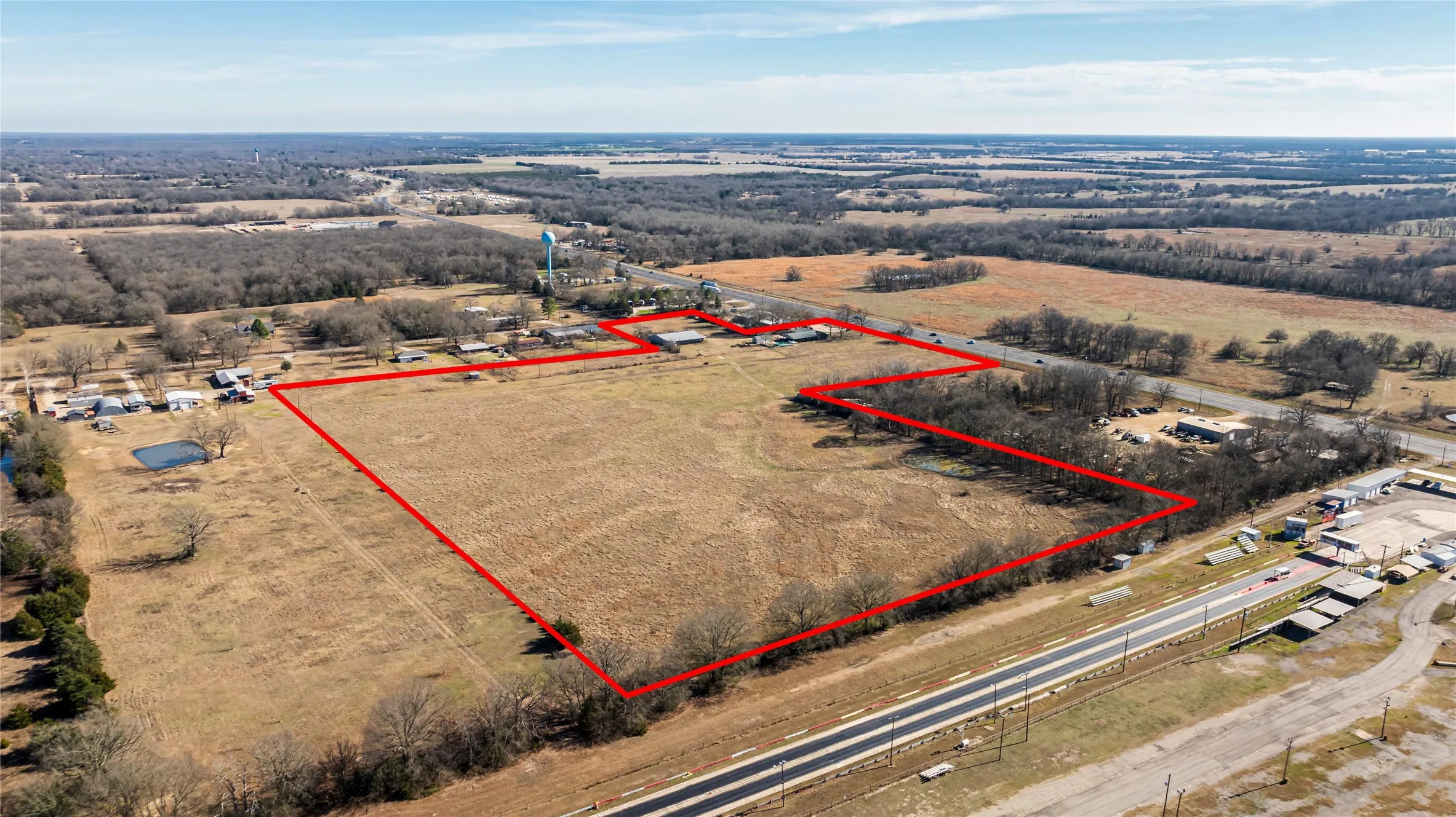 Single Family Residence For Sale in Lamar County , 4685 Highway 82 E, Paris, Texas 75462, 3 Bedrooms, 2 Bathrooms, Garage spaces, 1,920 Sqft, built in 0, Preowned, Price $525,000, mls#21141202, Real Estate Agent in Paris, Homes For Sale in Lamar county, Homes For Sale in Paris, Realtor in Paris Texas, Real Estate Brokerage Independent Realty Texas, Luminita Cordes Realtor