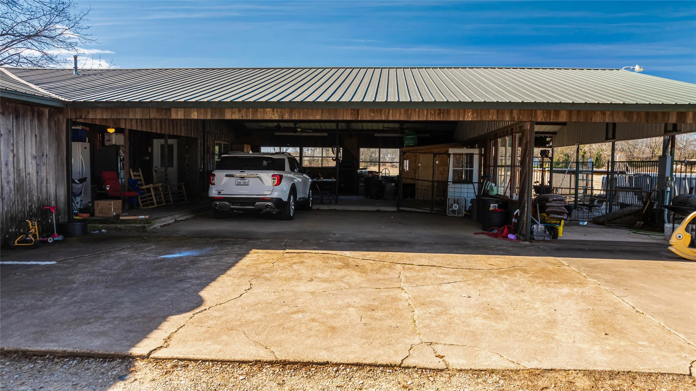 Single Family Residence For Sale in Lamar County , 4685 Highway 82 E, Paris, Texas 75462, 3 Bedrooms, 2 Bathrooms, Garage spaces, 1,920 Sqft, built in 0, Preowned, Price $525,000, mls#21141202, Real Estate Agent in Paris, Homes For Sale in Lamar county, Homes For Sale in Paris, Realtor in Paris Texas, Real Estate Brokerage Independent Realty Texas, Luminita Cordes Realtor