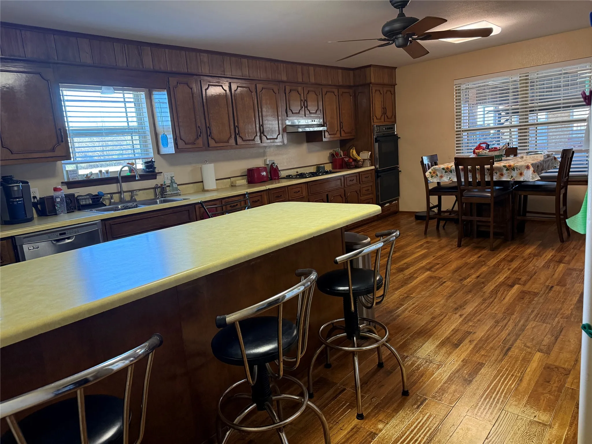 Single Family Residence For Sale in Lamar County , 4685 Highway 82 E, Paris, Texas 75462, 3 Bedrooms, 2 Bathrooms, Garage spaces, 1,920 Sqft, built in 0, Preowned, Price $525,000, mls#21141202, Real Estate Agent in Paris, Homes For Sale in Lamar county, Homes For Sale in Paris, Realtor in Paris Texas, Real Estate Brokerage Independent Realty Texas, Luminita Cordes Realtor