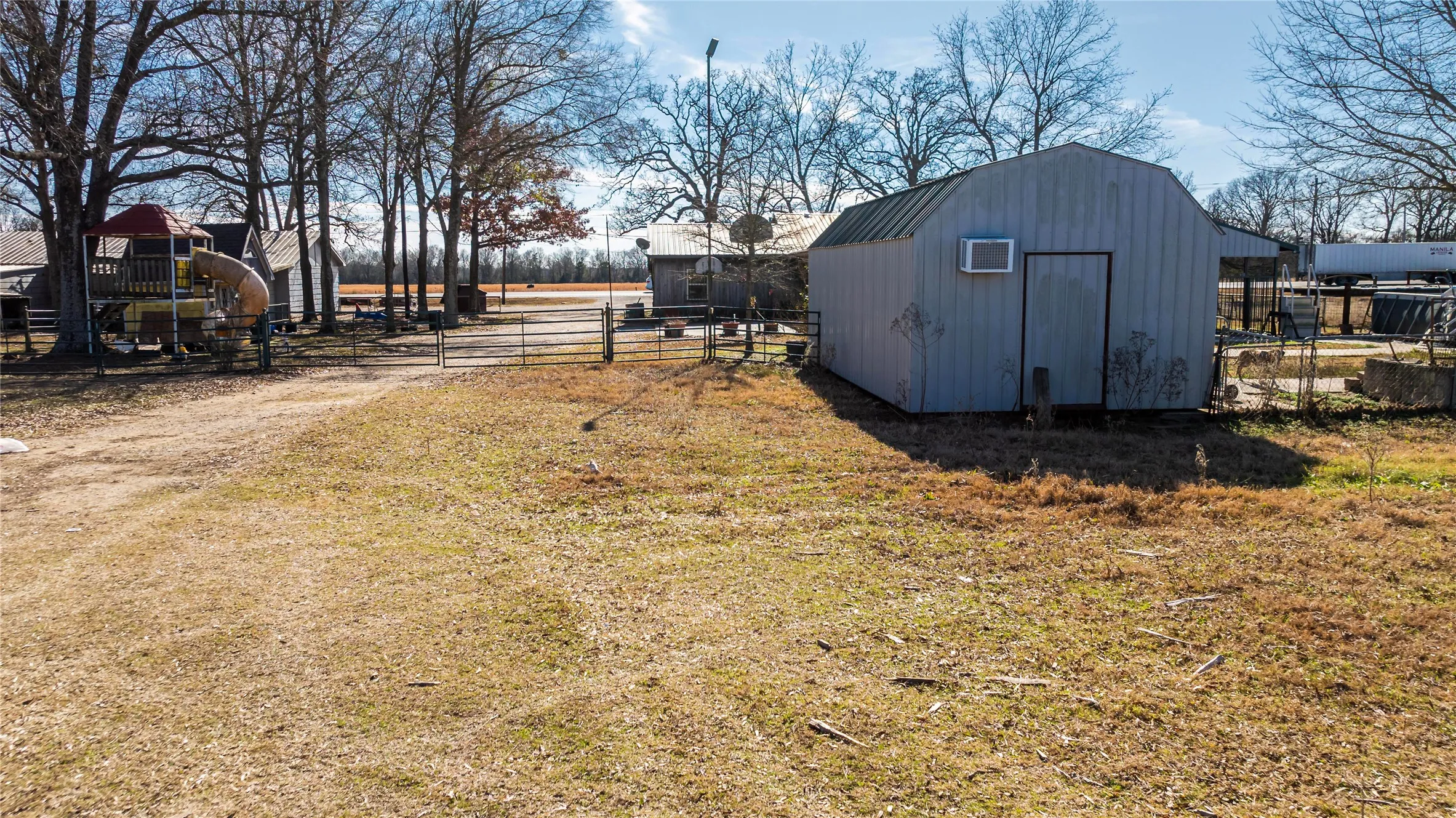Single Family Residence For Sale in Lamar County , 4685 Highway 82 E, Paris, Texas 75462, 3 Bedrooms, 2 Bathrooms, Garage spaces, 1,920 Sqft, built in 0, Preowned, Price $525,000, mls#21141202, Real Estate Agent in Paris, Homes For Sale in Lamar county, Homes For Sale in Paris, Realtor in Paris Texas, Real Estate Brokerage Independent Realty Texas, Luminita Cordes Realtor
