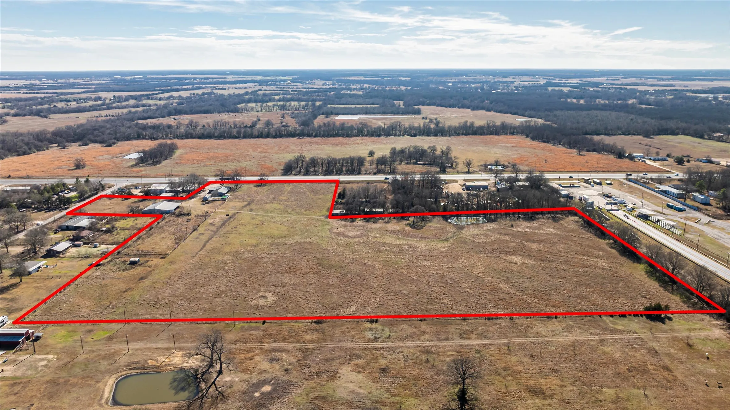 Single Family Residence For Sale in Lamar County , 4685 Highway 82 E, Paris, Texas 75462, 3 Bedrooms, 2 Bathrooms, Garage spaces, 1,920 Sqft, built in 0, Preowned, Price $525,000, mls#21141202, Real Estate Agent in Paris, Homes For Sale in Lamar county, Homes For Sale in Paris, Realtor in Paris Texas, Real Estate Brokerage Independent Realty Texas, Luminita Cordes Realtor