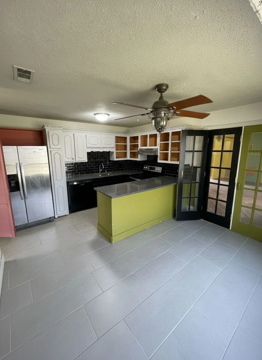 Look how beautiful this kitchen could look!