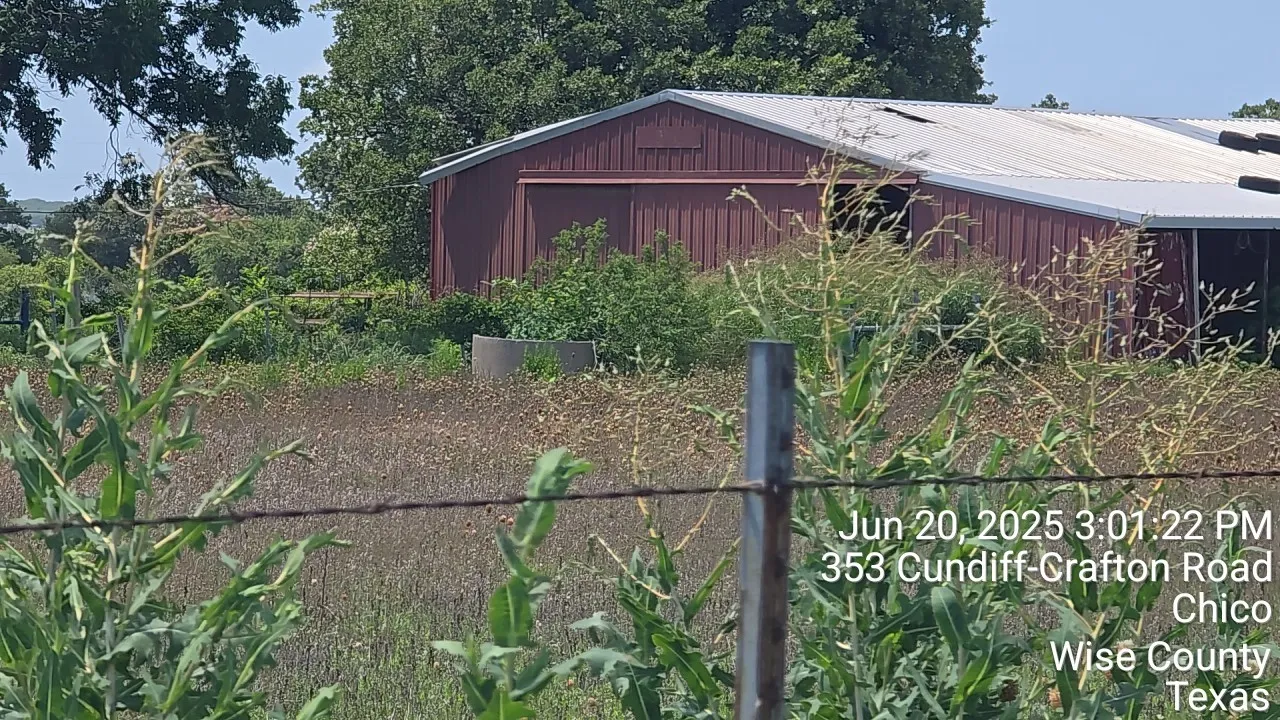 Horse stalls/hay storage and huge workshop