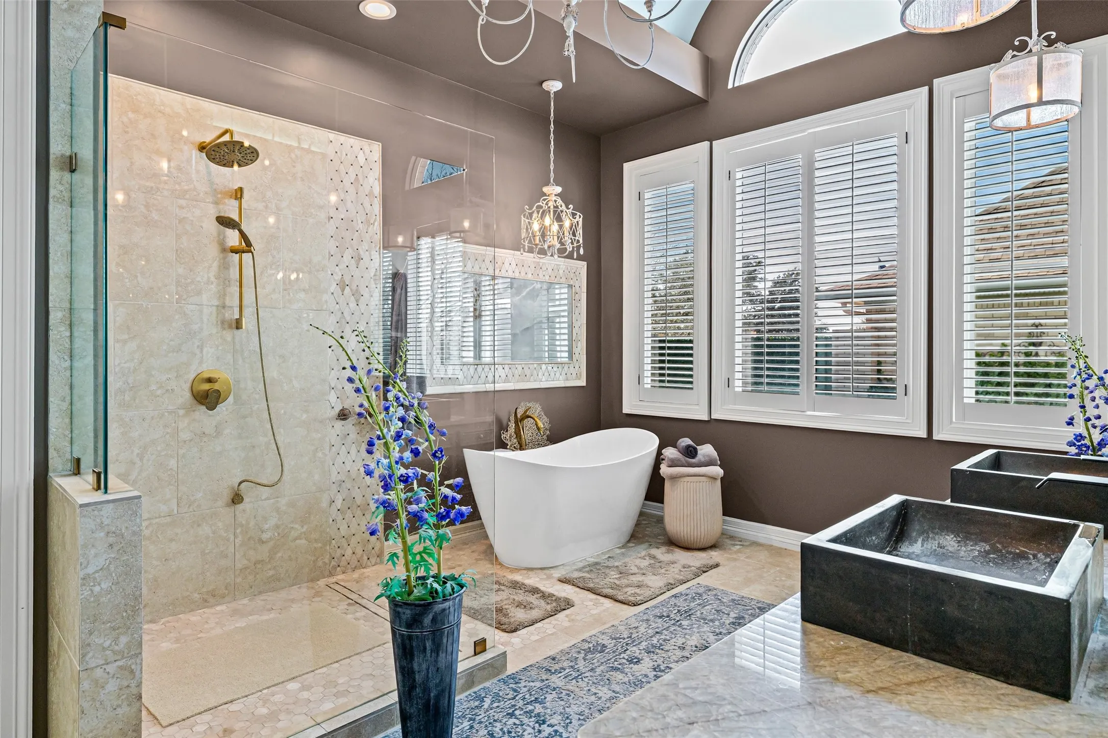 Single Family Residence For Sale in Hood County , 8908 Brierfield Road, Granbury, Texas 76049, 4 Bedroom, 3 Bathroom, 2 Garage spaces, 3,810 Sqft, built in 1988, mls#21146540, Real Estate Agent in Granbury, Homes For Sale in Hood county, Homes For Sale in Granbury, Realtor in Granbury Texas, Real Estate Brokerage Independent Realty Texas, Luminita Cordes Realtor