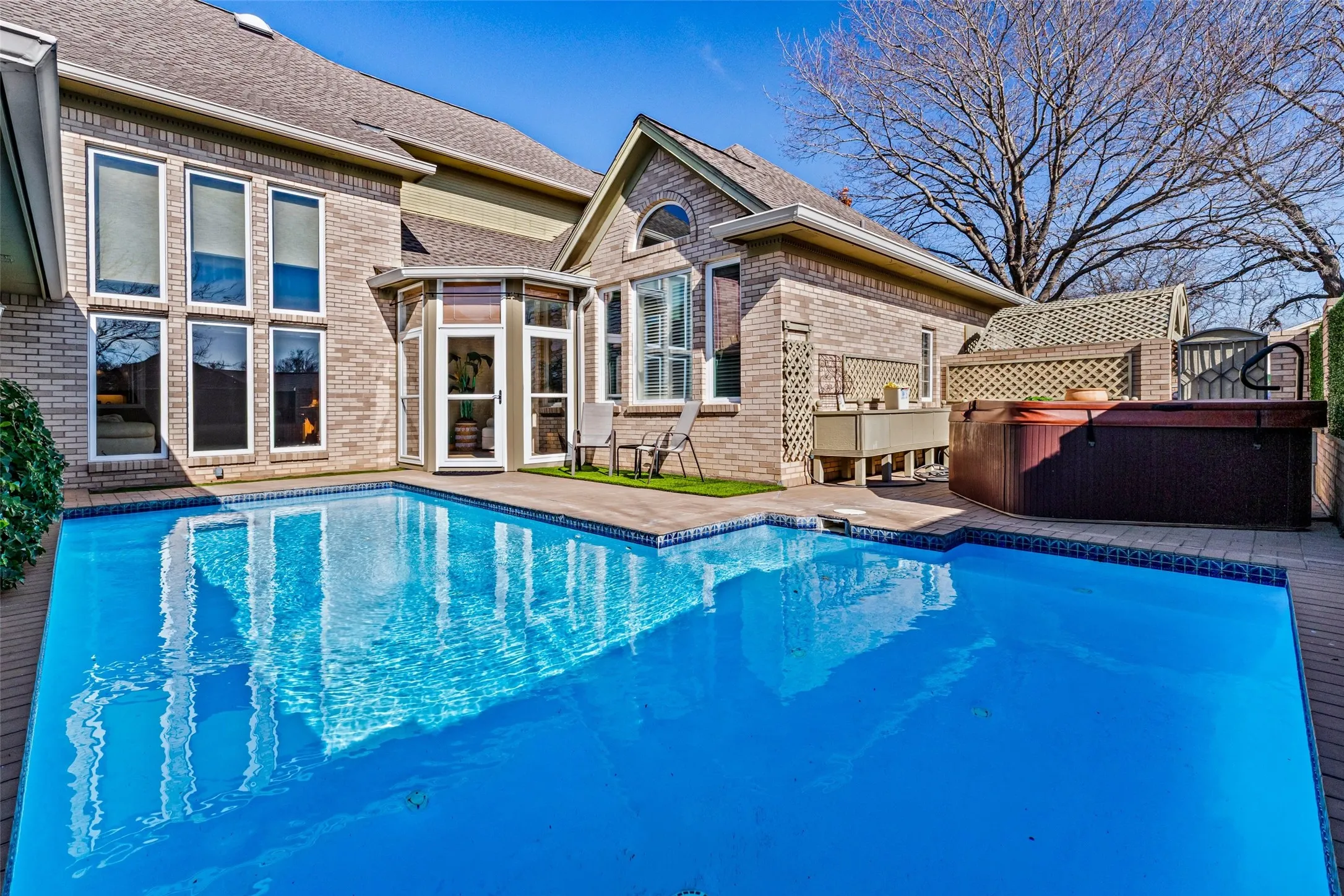 Single Family Residence For Sale in Hood County , 8908 Brierfield Road, Granbury, Texas 76049, 4 Bedroom, 3 Bathroom, 2 Garage spaces, 3,810 Sqft, built in 1988, mls#21146540, Real Estate Agent in Granbury, Homes For Sale in Hood county, Homes For Sale in Granbury, Realtor in Granbury Texas, Real Estate Brokerage Independent Realty Texas, Luminita Cordes Realtor