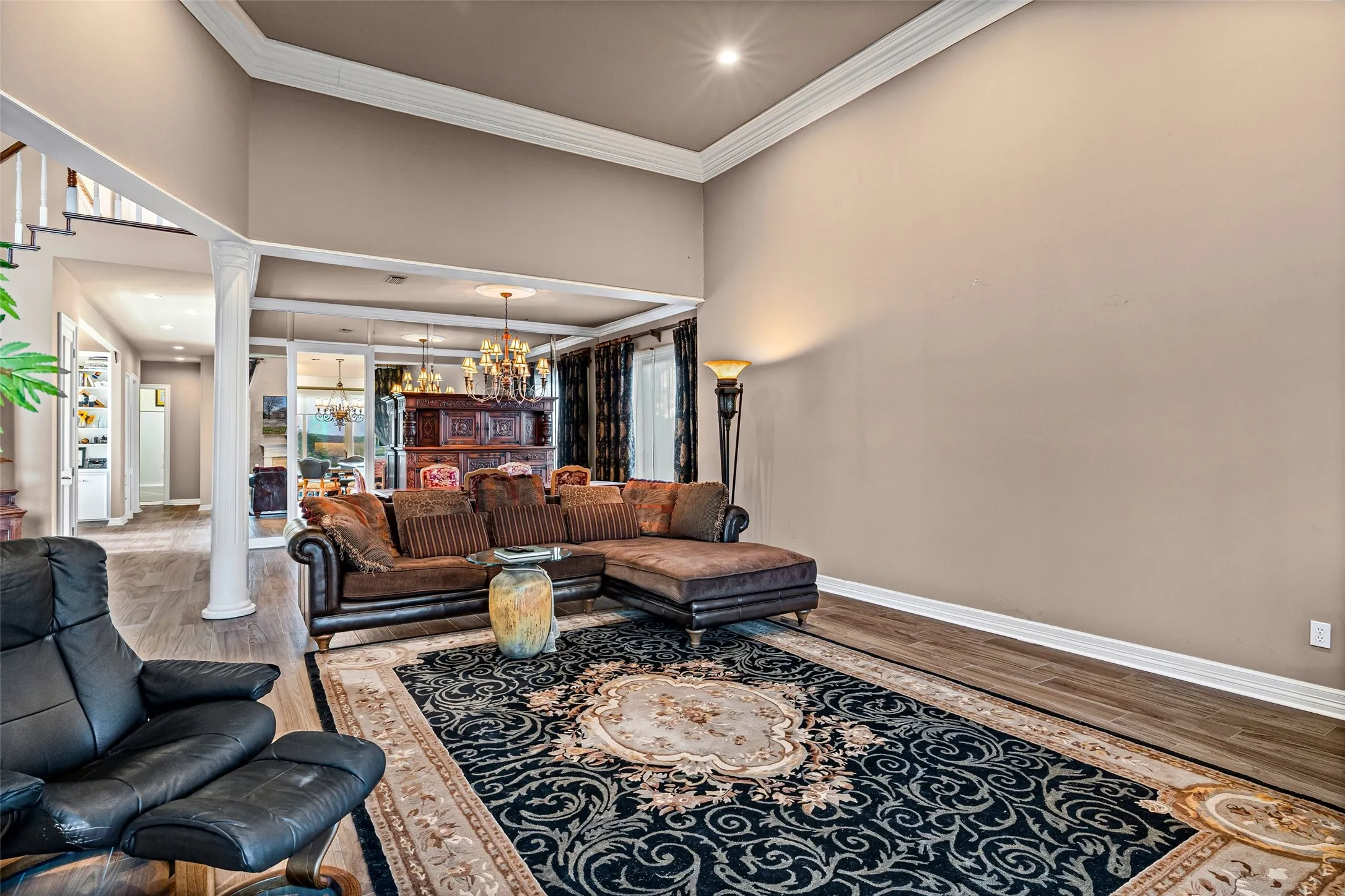 Single Family Residence For Sale in Hood County , 8908 Brierfield Road, Granbury, Texas 76049, 4 Bedroom, 3 Bathroom, 2 Garage spaces, 3,810 Sqft, built in 1988, mls#21146540, Real Estate Agent in Granbury, Homes For Sale in Hood county, Homes For Sale in Granbury, Realtor in Granbury Texas, Real Estate Brokerage Independent Realty Texas, Luminita Cordes Realtor