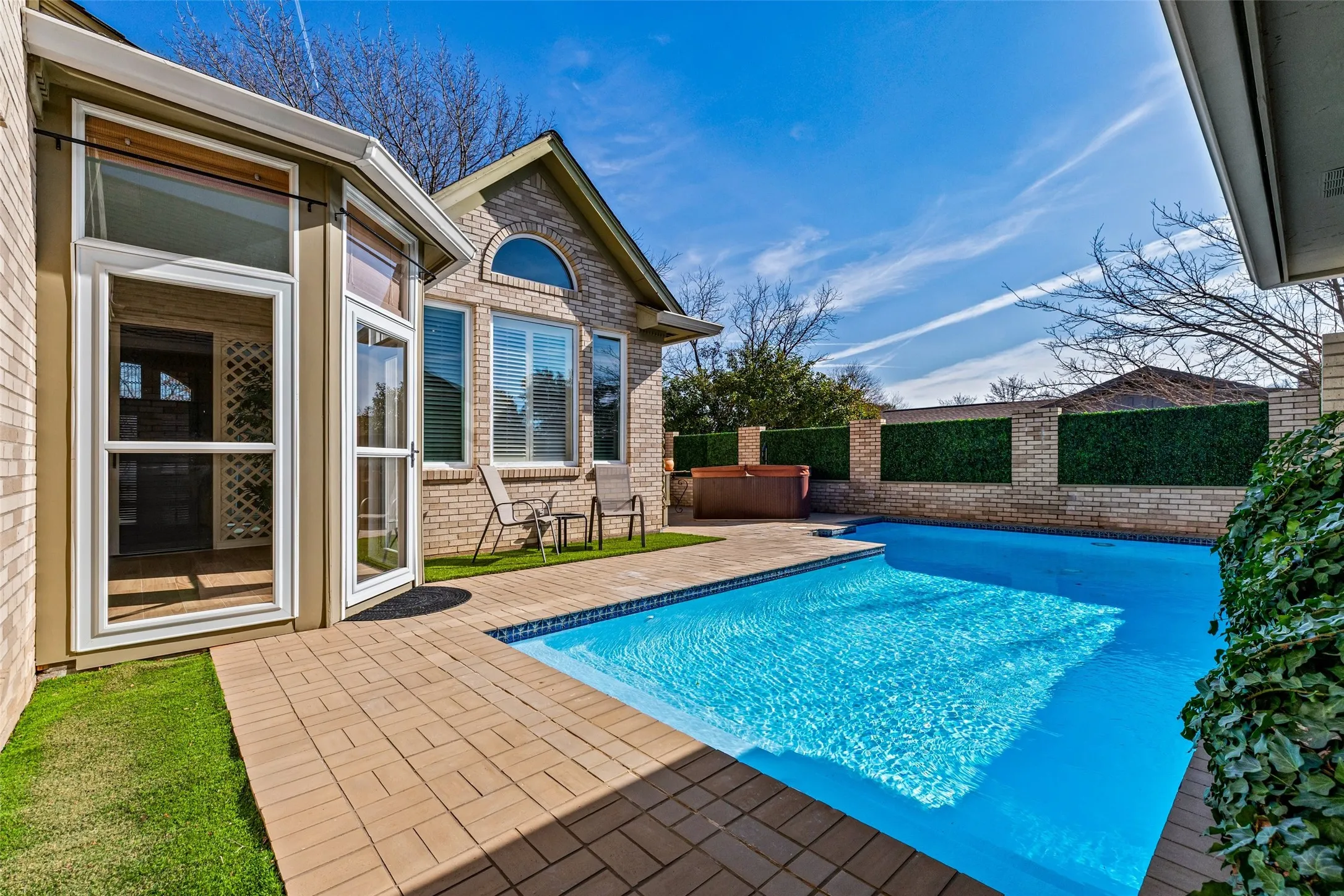 Single Family Residence For Sale in Hood County , 8908 Brierfield Road, Granbury, Texas 76049, 4 Bedroom, 3 Bathroom, 2 Garage spaces, 3,810 Sqft, built in 1988, mls#21146540, Real Estate Agent in Granbury, Homes For Sale in Hood county, Homes For Sale in Granbury, Realtor in Granbury Texas, Real Estate Brokerage Independent Realty Texas, Luminita Cordes Realtor