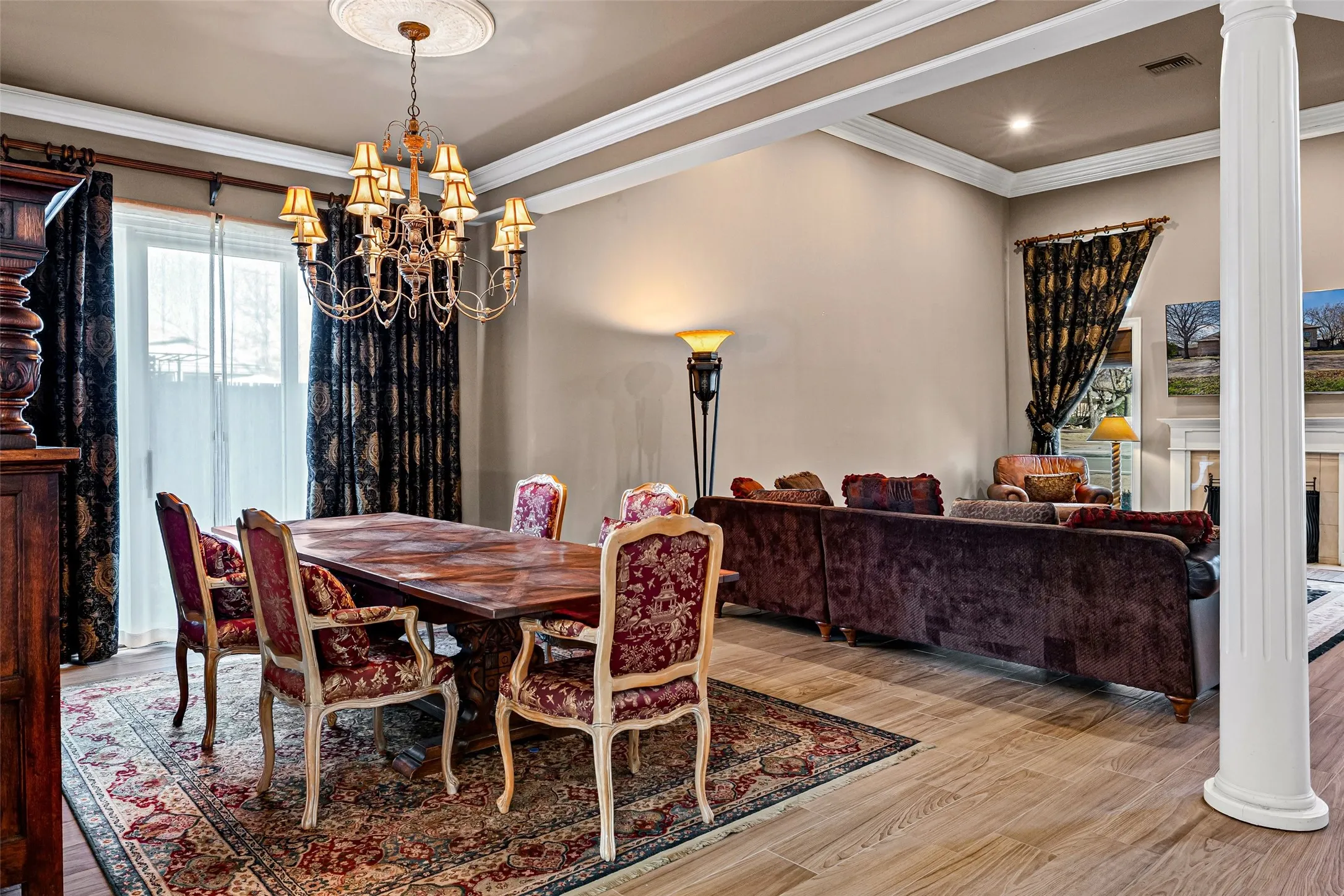Single Family Residence For Sale in Hood County , 8908 Brierfield Road, Granbury, Texas 76049, 4 Bedroom, 3 Bathroom, 2 Garage spaces, 3,810 Sqft, built in 1988, mls#21146540, Real Estate Agent in Granbury, Homes For Sale in Hood county, Homes For Sale in Granbury, Realtor in Granbury Texas, Real Estate Brokerage Independent Realty Texas, Luminita Cordes Realtor
