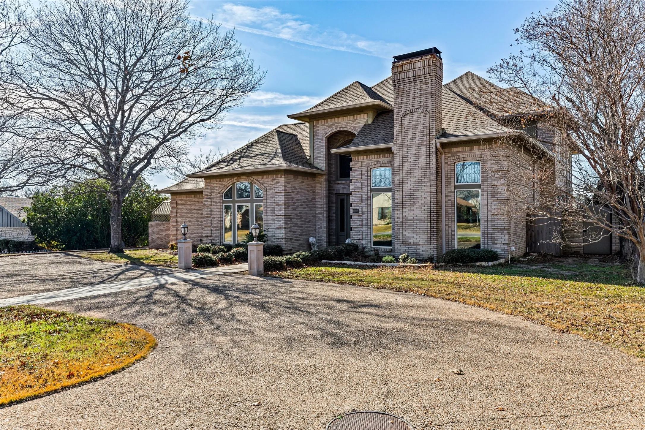 Single Family Residence For Sale in Hood County , 8908 Brierfield Road, Granbury, Texas 76049, 4 Bedroom, 3 Bathroom, 2 Garage spaces, 3,810 Sqft, built in 1988, mls#21146540, Real Estate Agent in Granbury, Homes For Sale in Hood county, Homes For Sale in Granbury, Realtor in Granbury Texas, Real Estate Brokerage Independent Realty Texas, Luminita Cordes Realtor