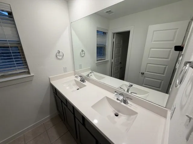 Single Family Residence For Sale in Kaufman County , 3942 Rochelle Lane, Heartland, Texas 75126, 4 Bedroom, 4 Bathroom, 2 Garage spaces, 2,348 Sqft, built in 2021, Preowned, mls#21146966, Real Estate Agent in Heartland, Homes For Sale in Kaufman county, Homes For Sale in Heartland, Realtor in Heartland Texas, Real Estate Brokerage Independent Realty Texas, Luminita Cordes Realtor