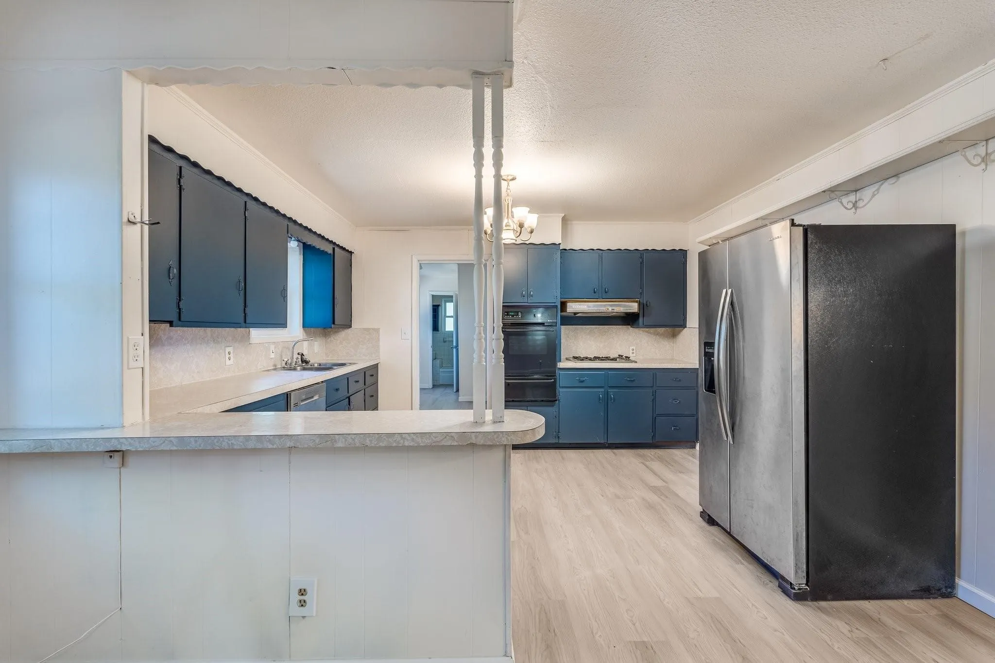 Single Family Residence For Sale in Fannin County , 921 Evans Street, Bonham, Texas 75418, 4 Bedrooms, 3 Bathrooms, 2 Garage spaces, 1,669 Sqft, built in 1965, Price $185,000, mls#21147059, Real Estate Agent in Bonham, Homes For Sale in Fannin county, Homes For Sale in Bonham, Realtor in Bonham Texas, Real Estate Brokerage Independent Realty Texas, Luminita Cordes Realtor