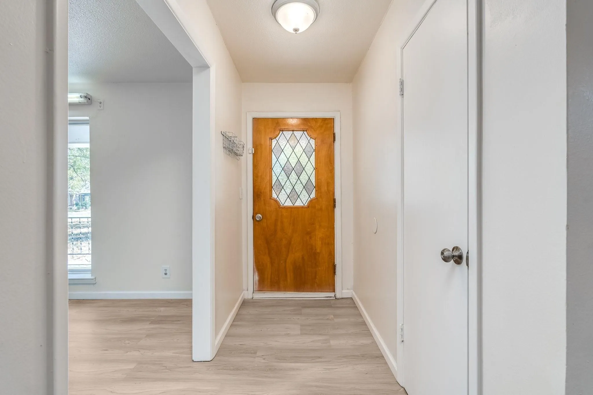 Single Family Residence For Sale in Fannin County , 921 Evans Street, Bonham, Texas 75418, 4 Bedrooms, 3 Bathrooms, 2 Garage spaces, 1,669 Sqft, built in 1965, Price $185,000, mls#21147059, Real Estate Agent in Bonham, Homes For Sale in Fannin county, Homes For Sale in Bonham, Realtor in Bonham Texas, Real Estate Brokerage Independent Realty Texas, Luminita Cordes Realtor