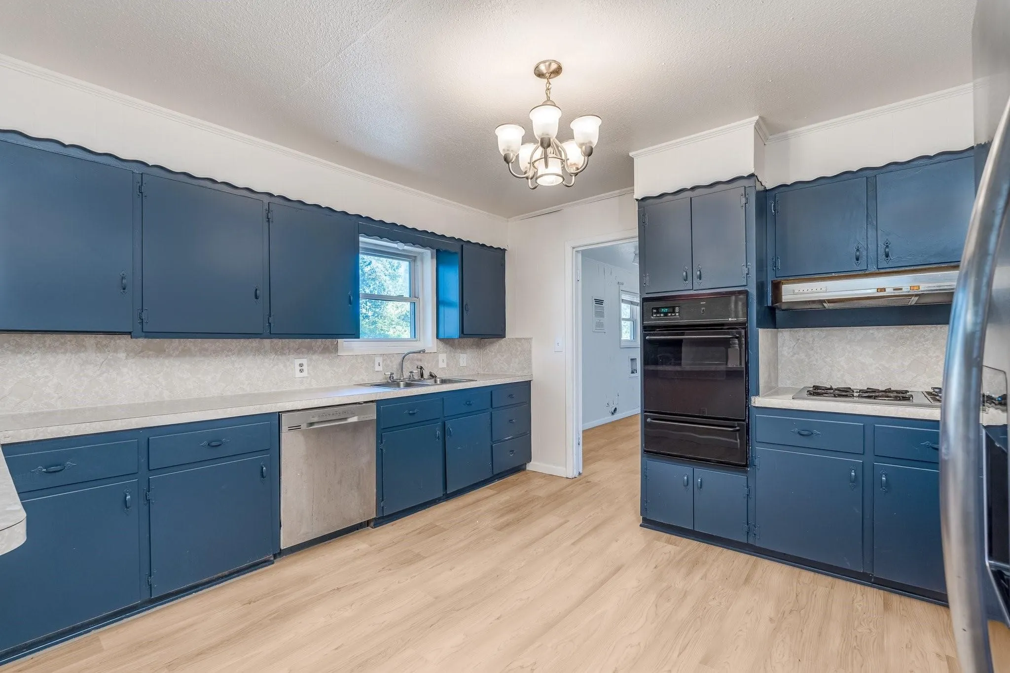 Single Family Residence For Sale in Fannin County , 921 Evans Street, Bonham, Texas 75418, 4 Bedrooms, 3 Bathrooms, 2 Garage spaces, 1,669 Sqft, built in 1965, Price $185,000, mls#21147059, Real Estate Agent in Bonham, Homes For Sale in Fannin county, Homes For Sale in Bonham, Realtor in Bonham Texas, Real Estate Brokerage Independent Realty Texas, Luminita Cordes Realtor