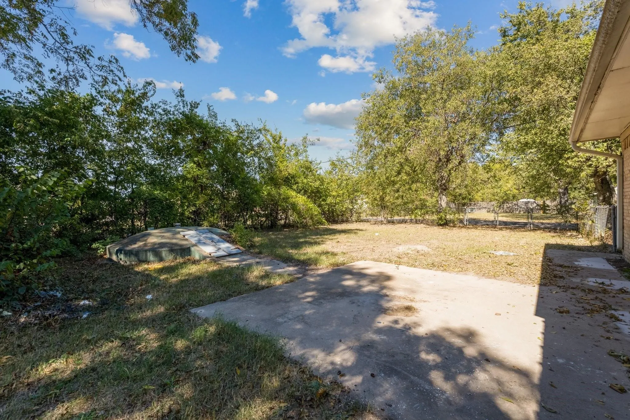 Single Family Residence For Sale in Fannin County , 921 Evans Street, Bonham, Texas 75418, 4 Bedrooms, 3 Bathrooms, 2 Garage spaces, 1,669 Sqft, built in 1965, Price $185,000, mls#21147059, Real Estate Agent in Bonham, Homes For Sale in Fannin county, Homes For Sale in Bonham, Realtor in Bonham Texas, Real Estate Brokerage Independent Realty Texas, Luminita Cordes Realtor