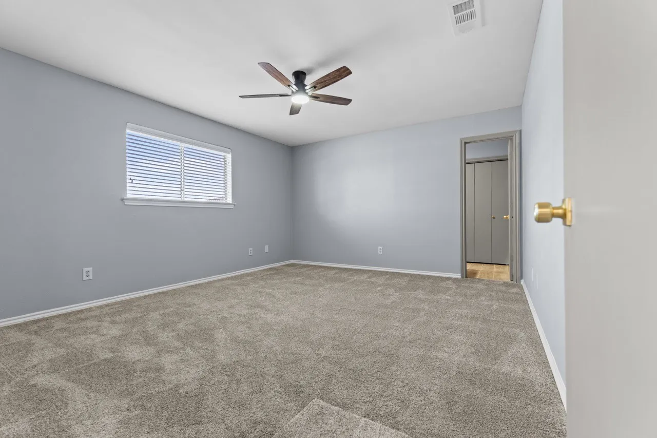 Single Family Residence For Sale in Ellis County , 602 Cardinal Drive, Ovilla, Texas 75154, 3 Bedroom, 2 Bathroom, 2 Garage spaces, 1,386 Sqft, built in 1982, mls#21147101, Real Estate Agent in Ovilla, Homes For Sale in Ellis county, Homes For Sale in Ovilla, Realtor in Ovilla Texas, Real Estate Brokerage Independent Realty Texas, Luminita Cordes Realtor