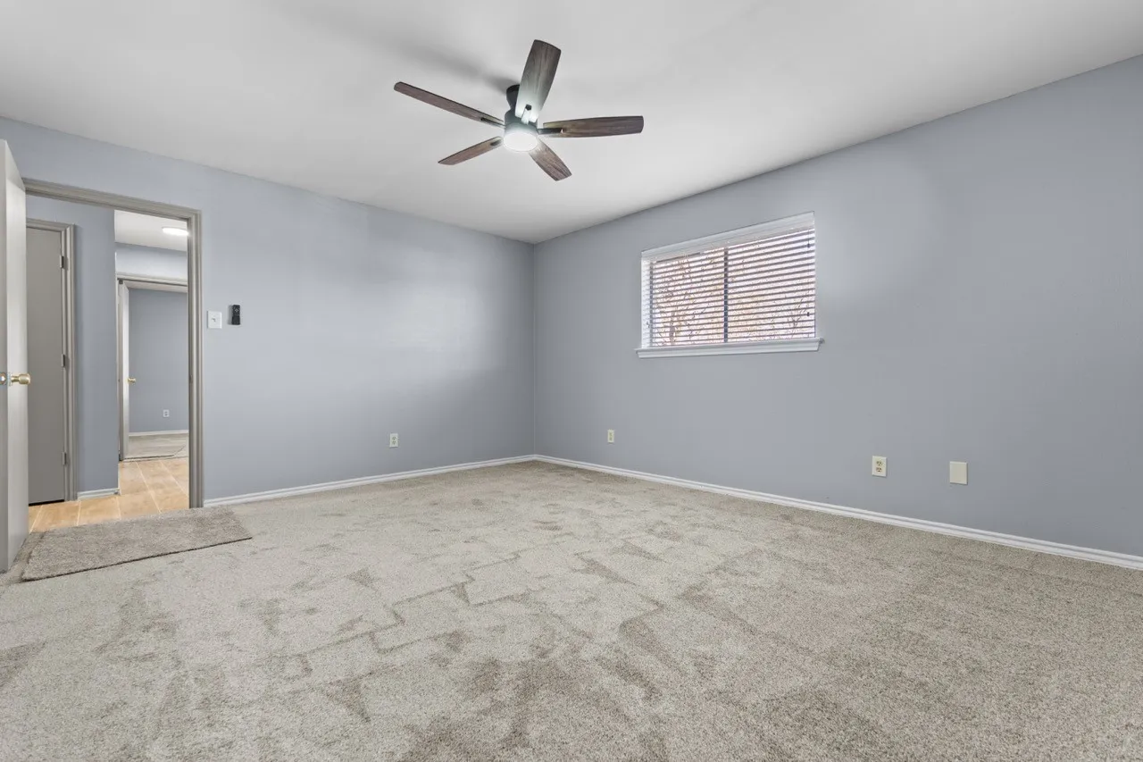 Single Family Residence For Sale in Ellis County , 602 Cardinal Drive, Ovilla, Texas 75154, 3 Bedroom, 2 Bathroom, 2 Garage spaces, 1,386 Sqft, built in 1982, mls#21147101, Real Estate Agent in Ovilla, Homes For Sale in Ellis county, Homes For Sale in Ovilla, Realtor in Ovilla Texas, Real Estate Brokerage Independent Realty Texas, Luminita Cordes Realtor