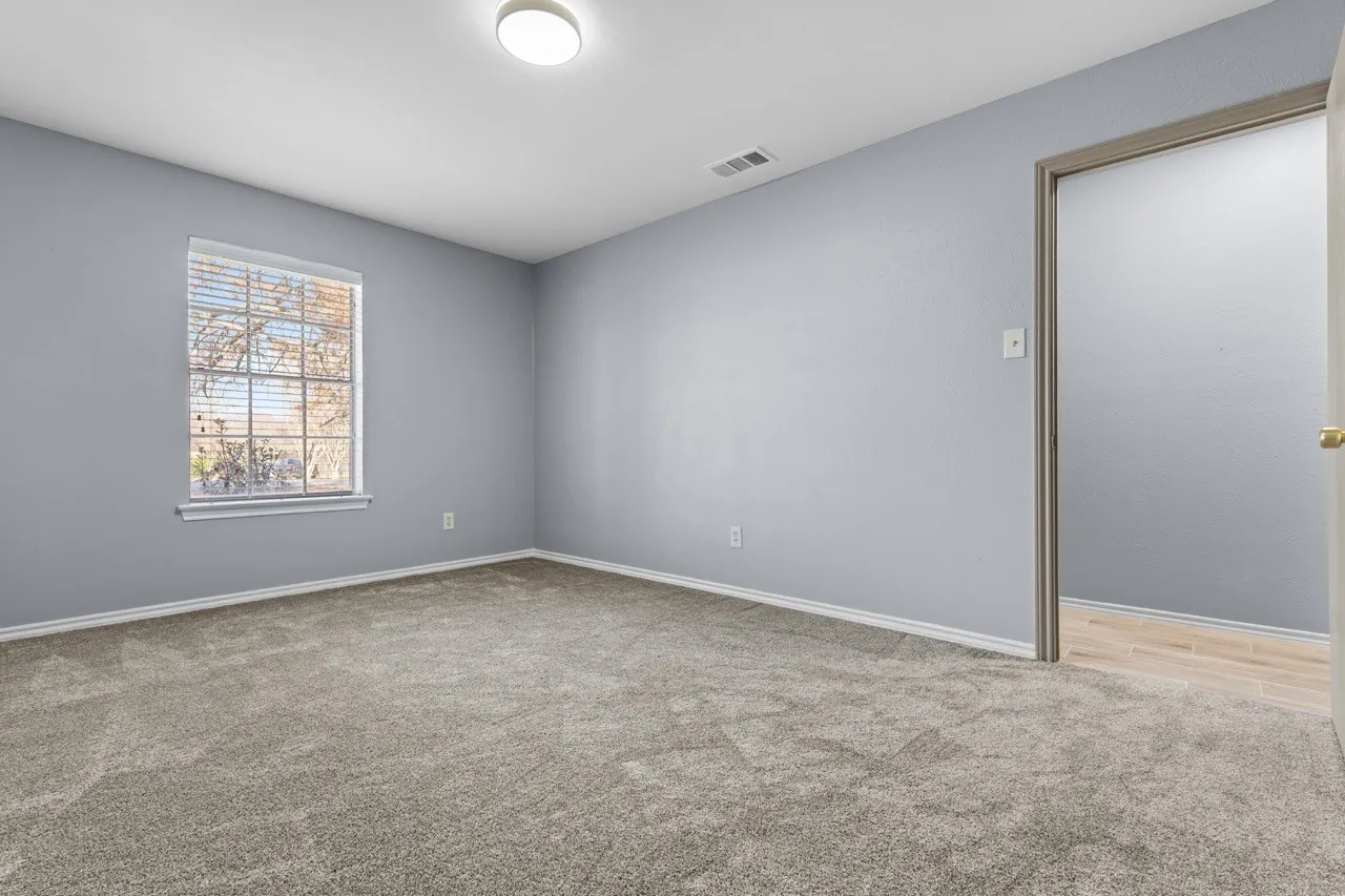 Single Family Residence For Sale in Ellis County , 602 Cardinal Drive, Ovilla, Texas 75154, 3 Bedroom, 2 Bathroom, 2 Garage spaces, 1,386 Sqft, built in 1982, mls#21147101, Real Estate Agent in Ovilla, Homes For Sale in Ellis county, Homes For Sale in Ovilla, Realtor in Ovilla Texas, Real Estate Brokerage Independent Realty Texas, Luminita Cordes Realtor