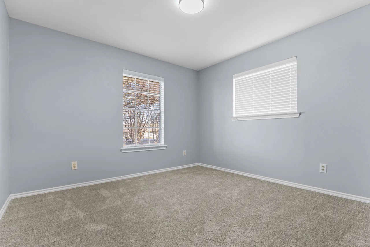 Single Family Residence For Sale in Ellis County , 602 Cardinal Drive, Ovilla, Texas 75154, 3 Bedroom, 2 Bathroom, 2 Garage spaces, 1,386 Sqft, built in 1982, mls#21147101, Real Estate Agent in Ovilla, Homes For Sale in Ellis county, Homes For Sale in Ovilla, Realtor in Ovilla Texas, Real Estate Brokerage Independent Realty Texas, Luminita Cordes Realtor